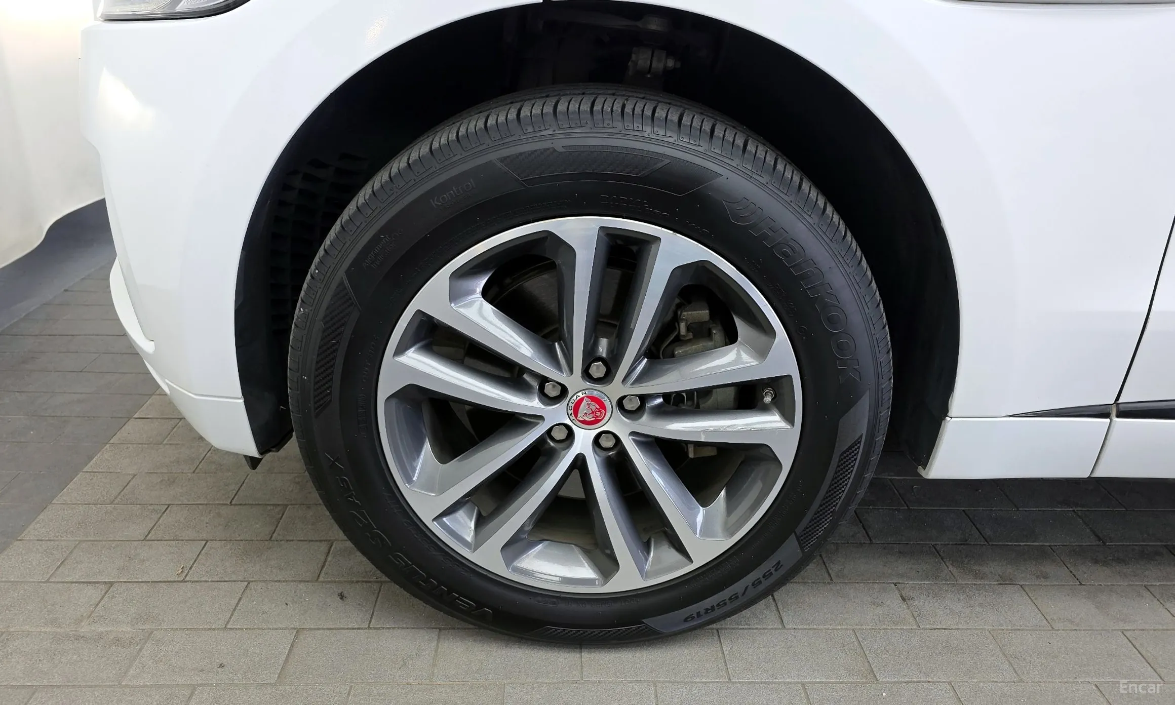 Jaguar F-PACE превью 5