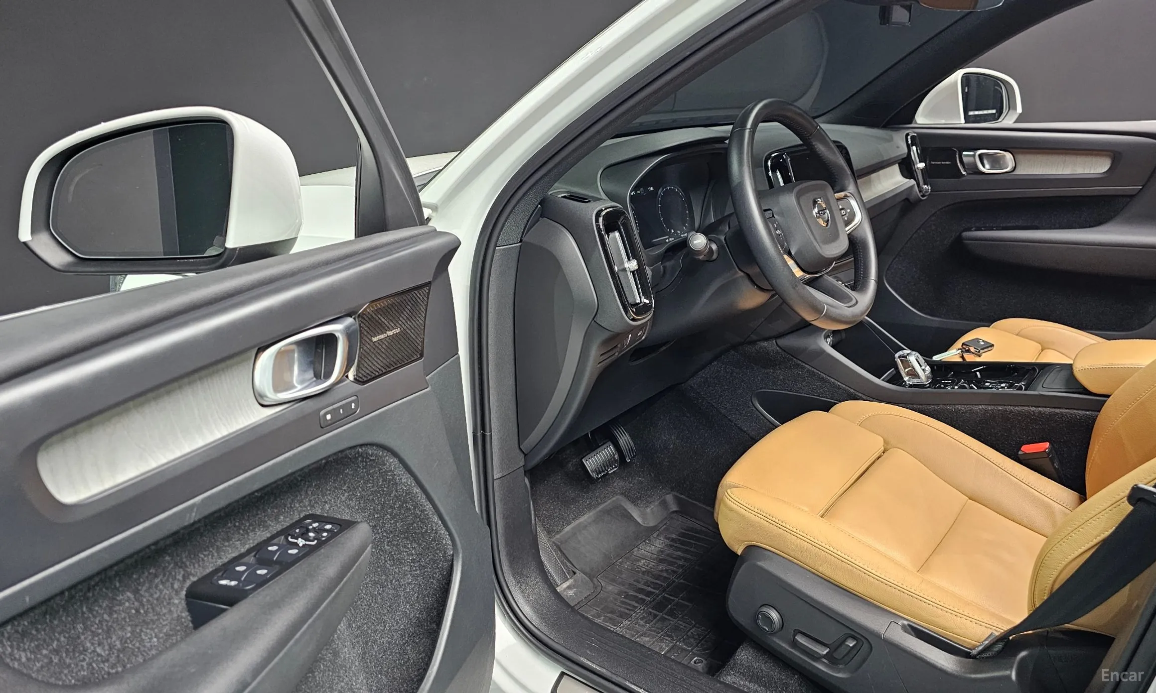 Volvo XC40 превью 12