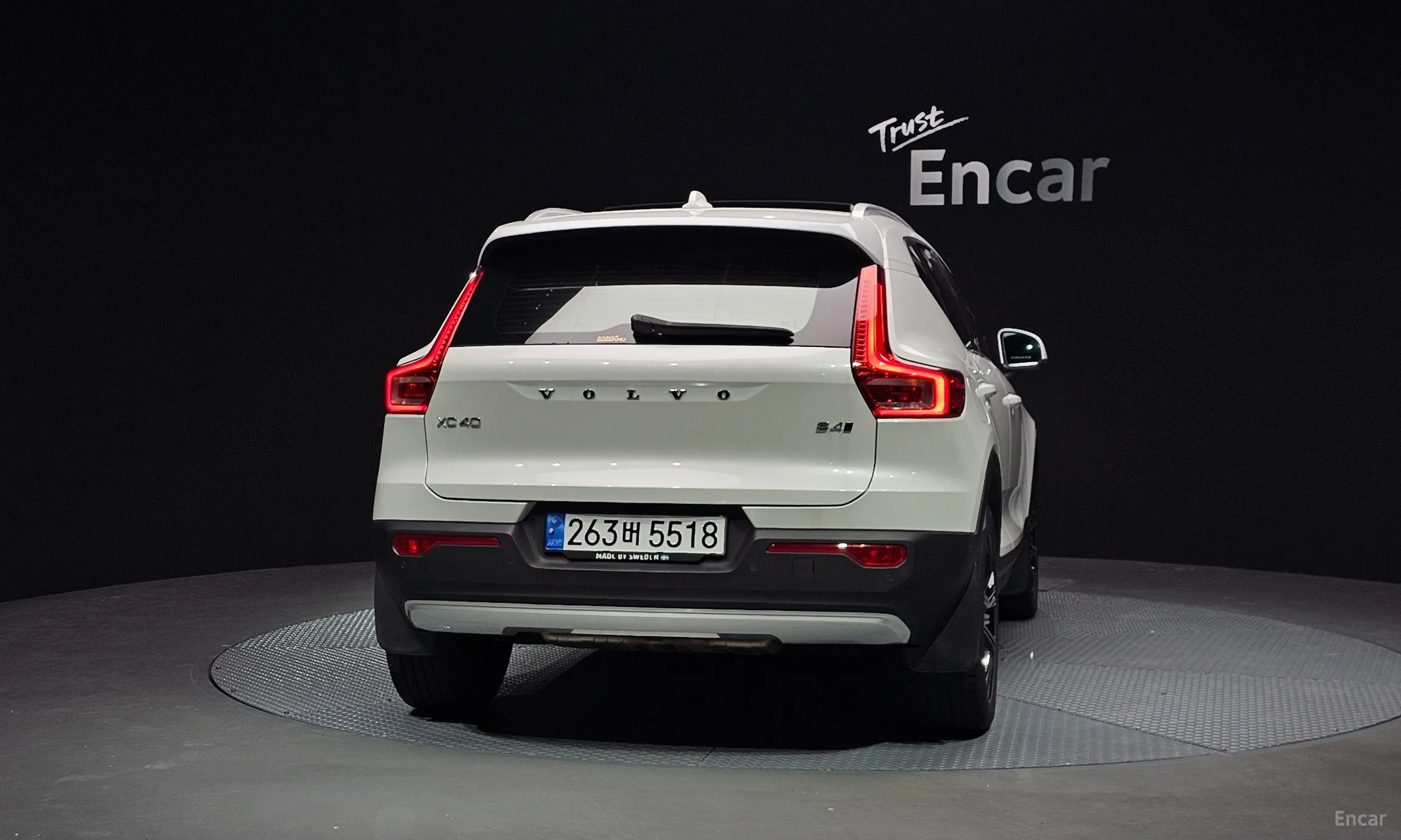 Volvo XC40 превью 4