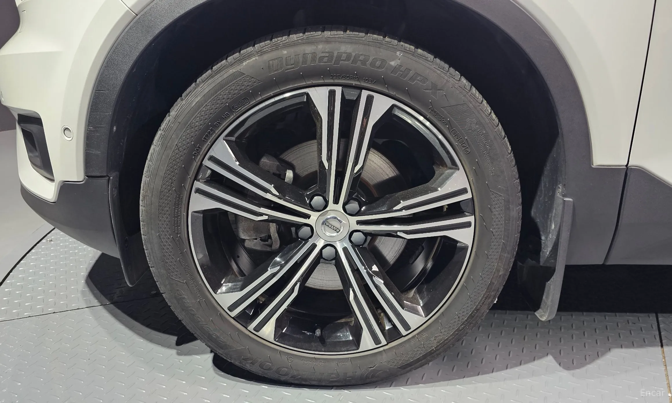 Volvo XC40 превью 5