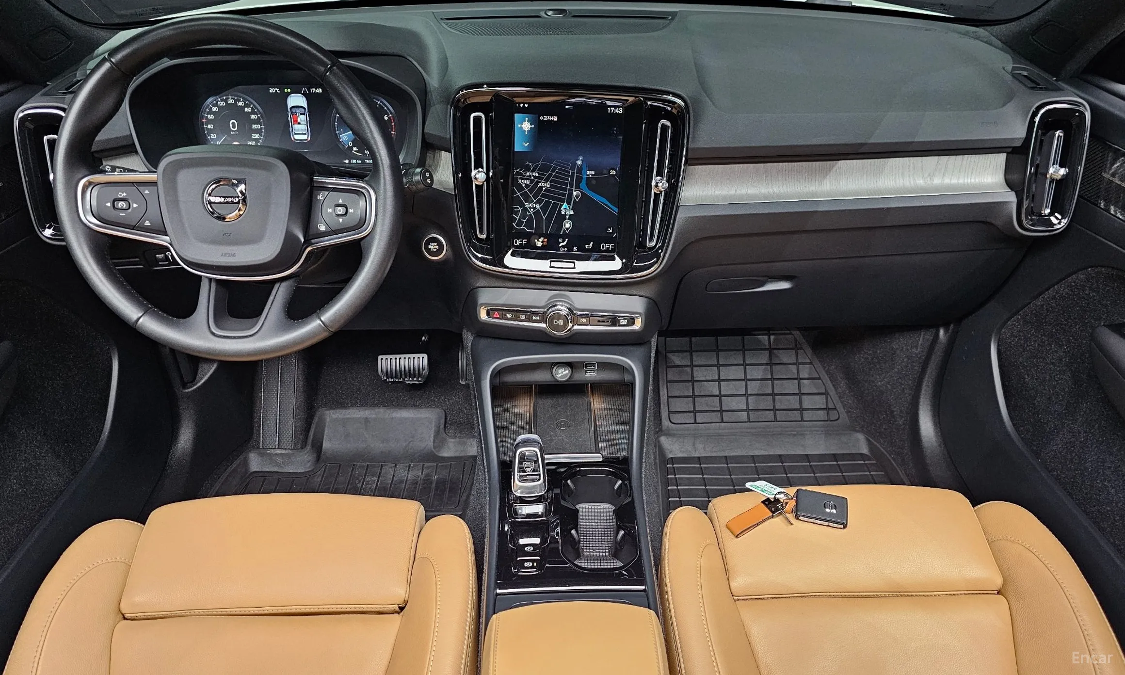Volvo XC40 превью 7