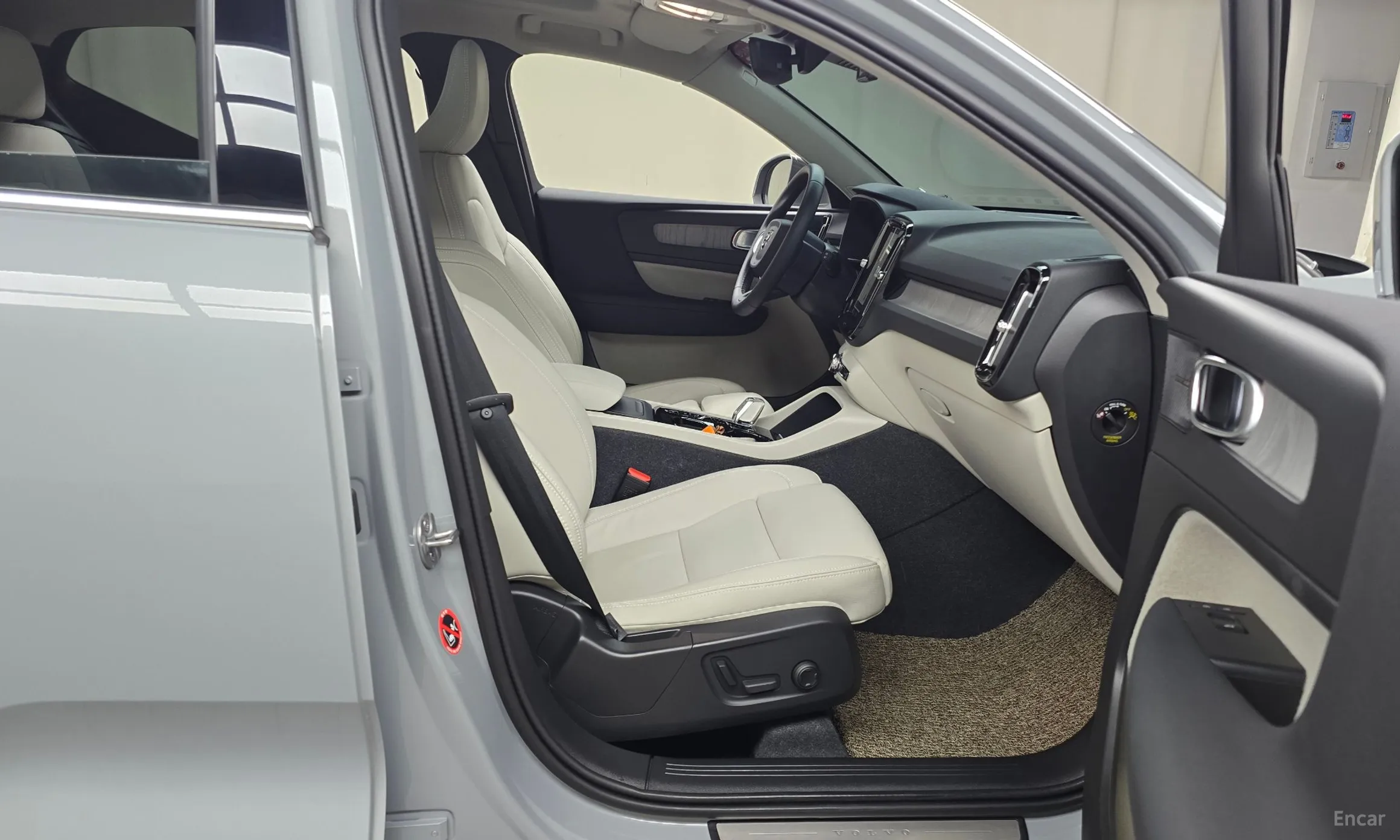 Volvo XC40 превью 11