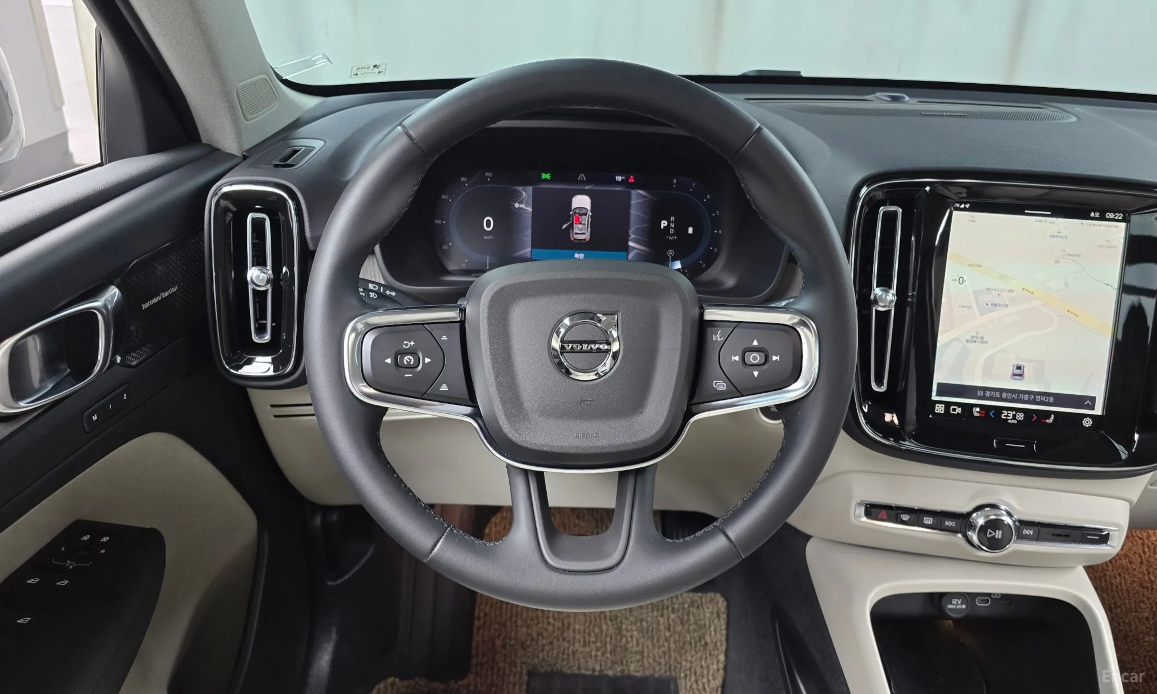 Volvo XC40 превью 13