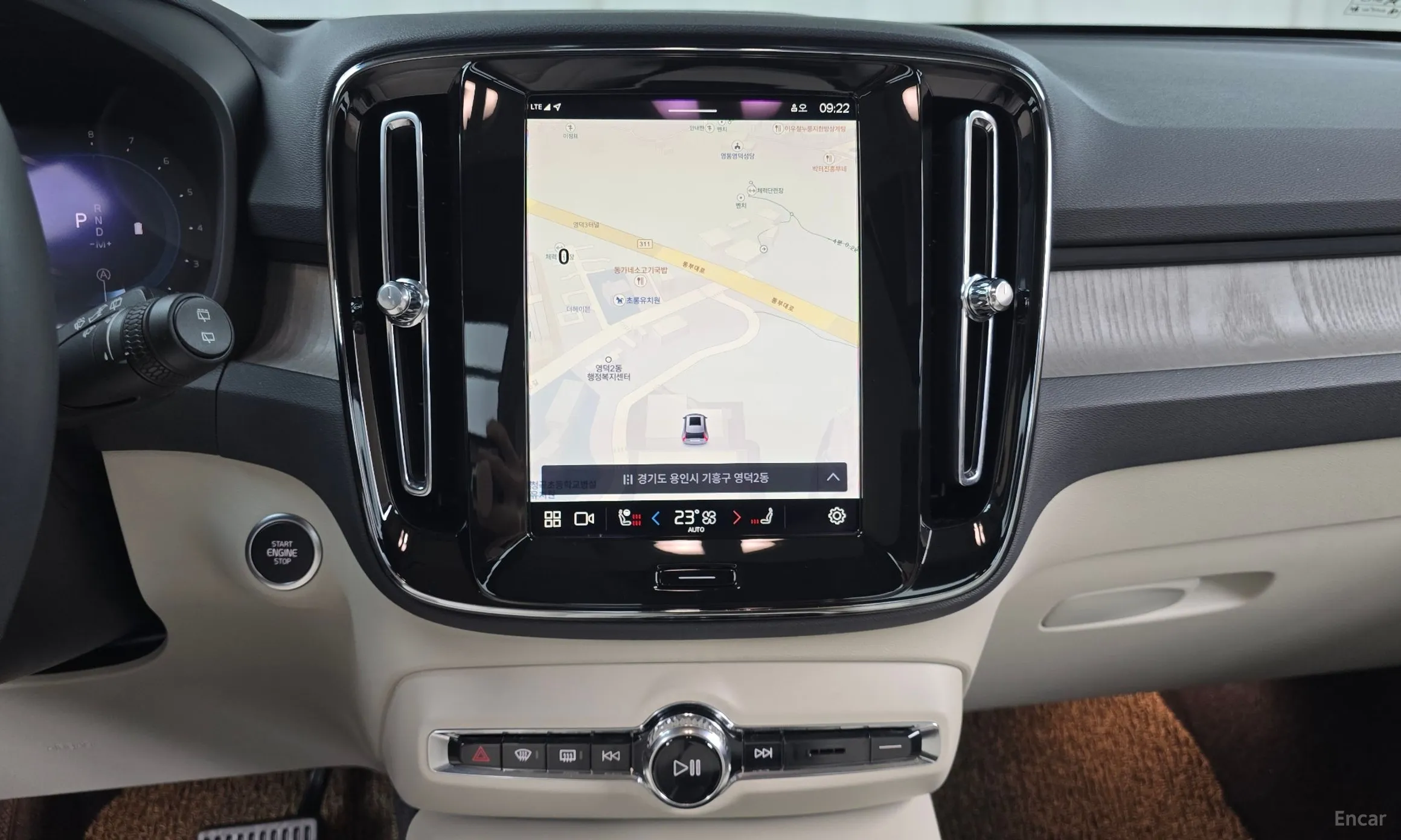 Volvo XC40 превью 14