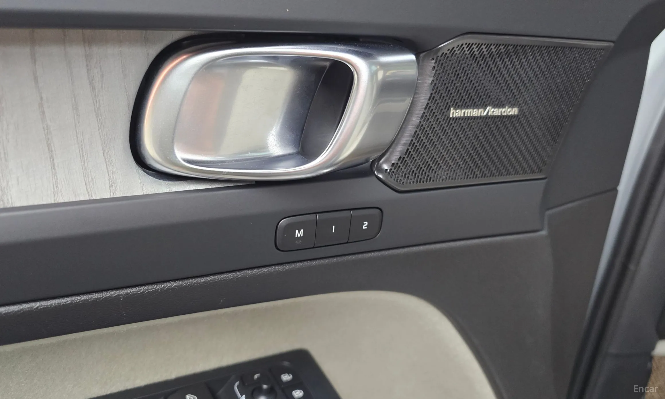 Volvo XC40 превью 17