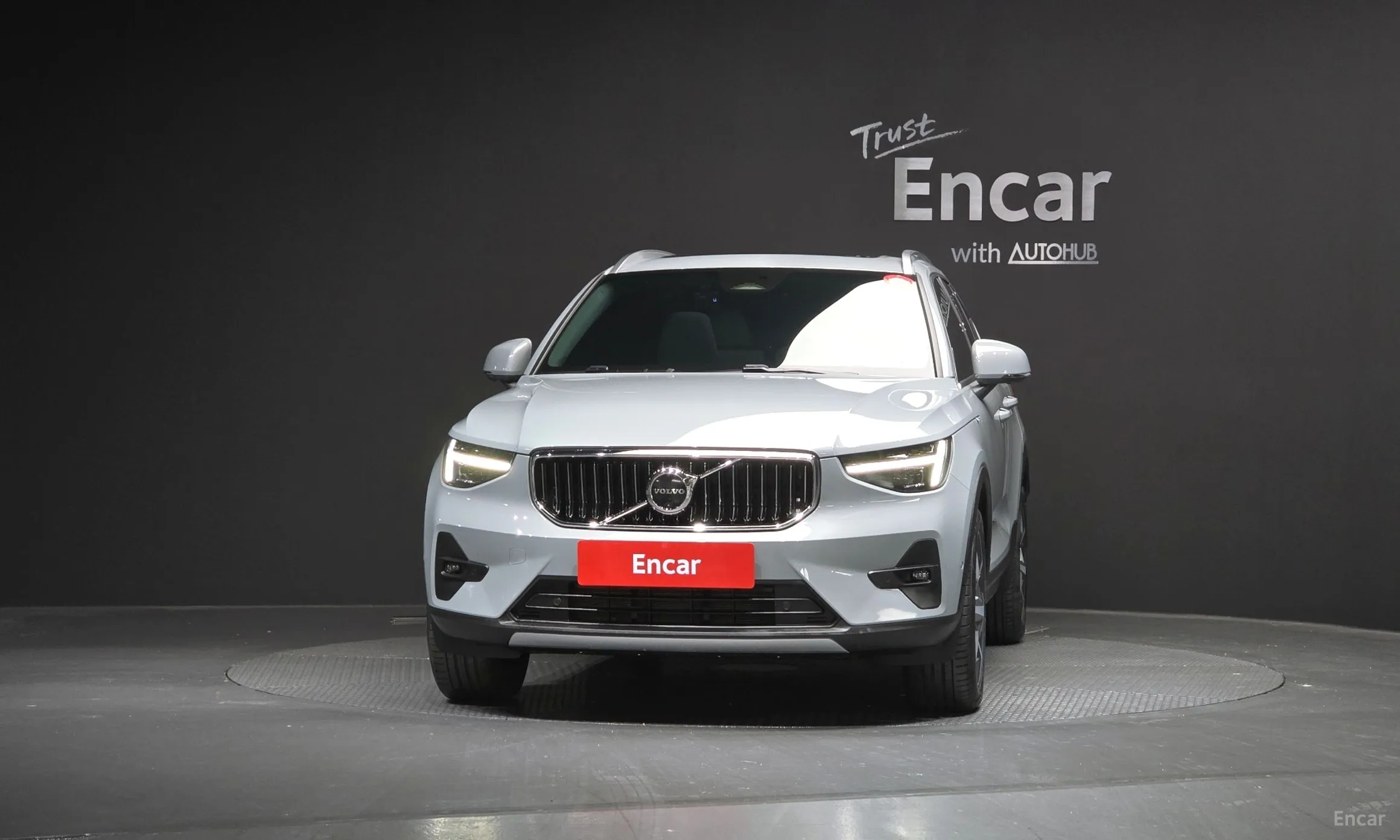 Volvo XC40 превью 3