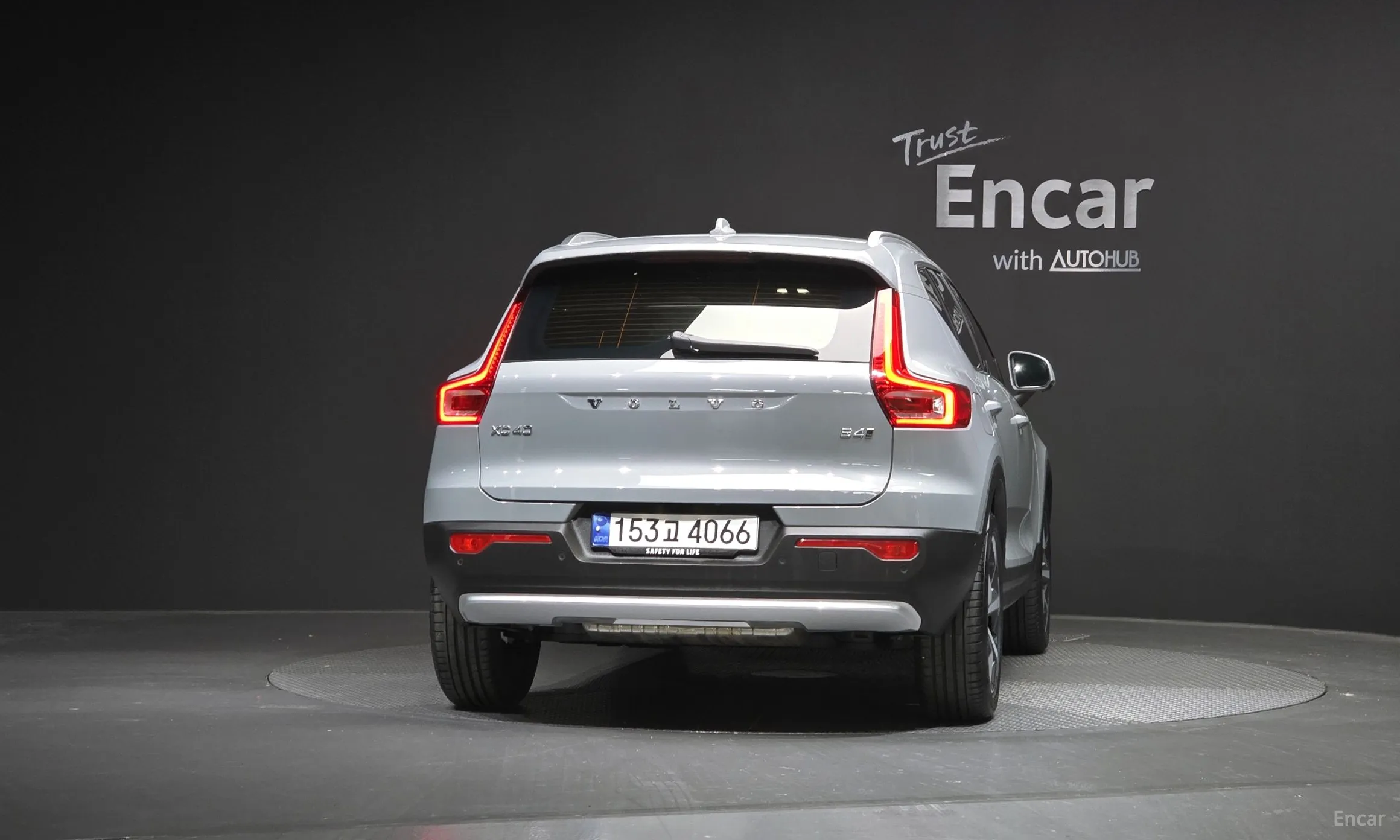 Volvo XC40 превью 4
