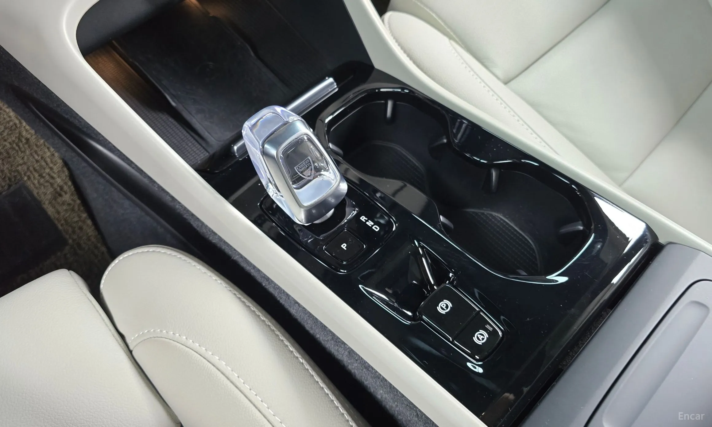 Volvo XC40 превью 9