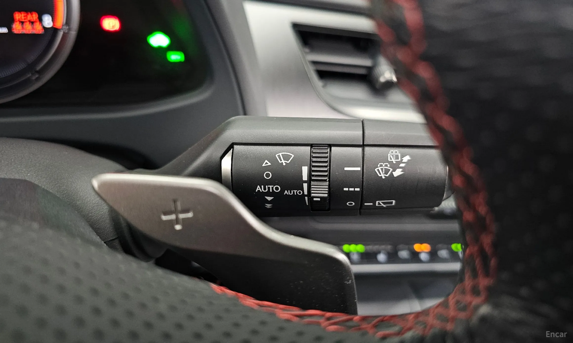 Lexus UX250h превью 19