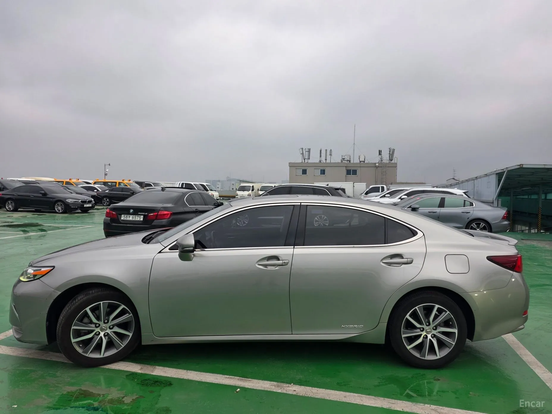 Lexus New ES300h превью 3