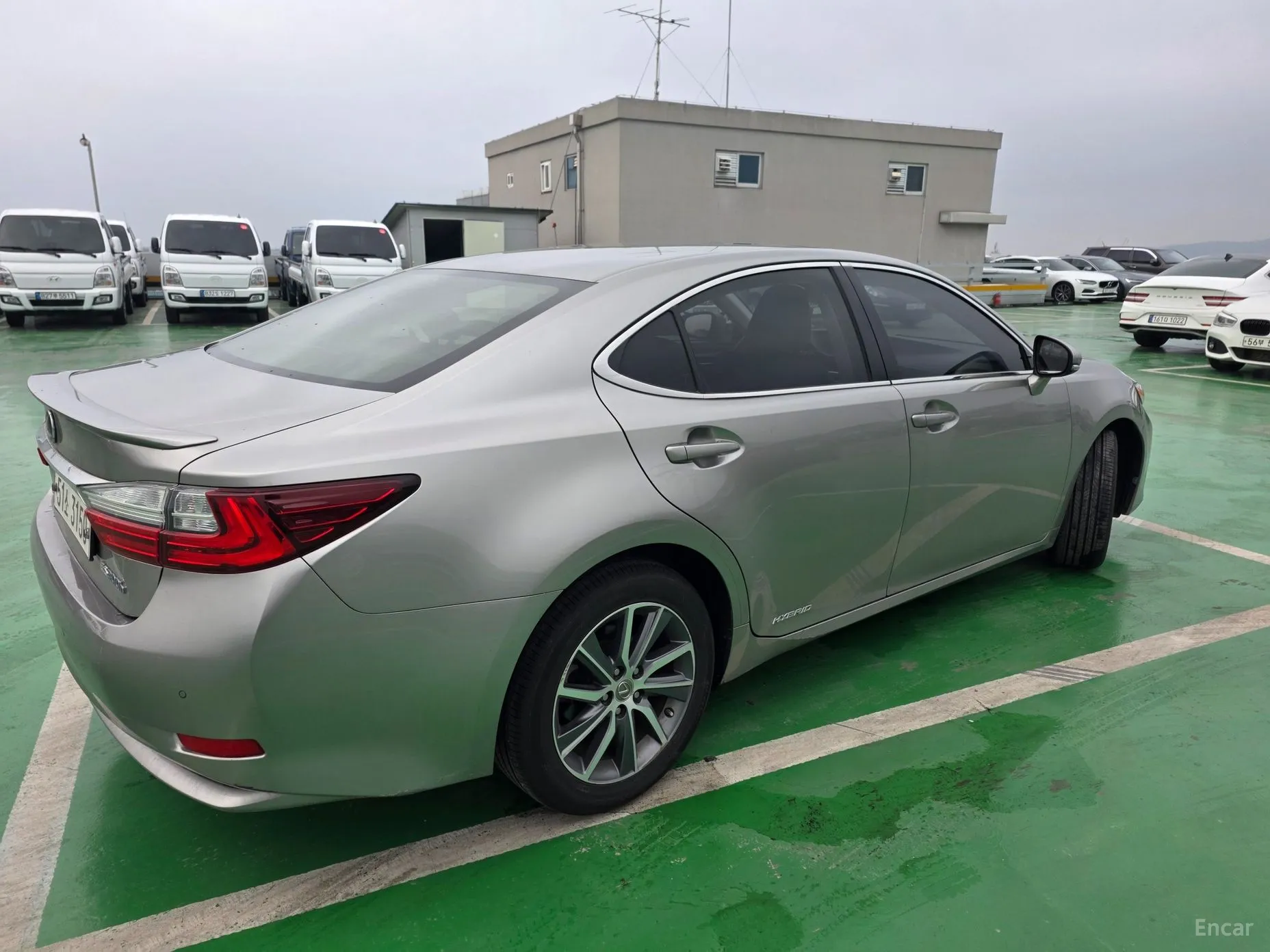 Lexus New ES300h превью 6
