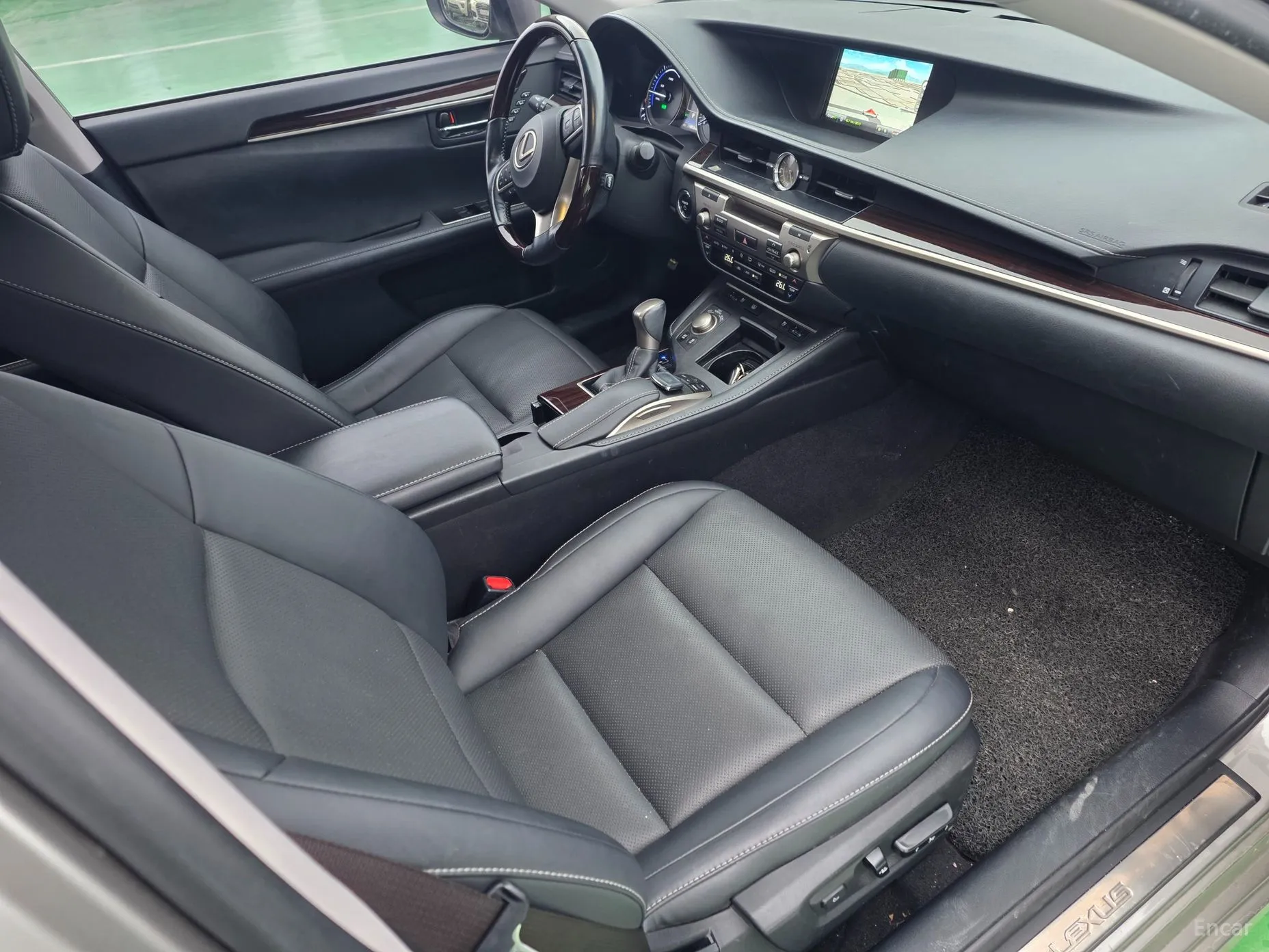Lexus New ES300h превью 7