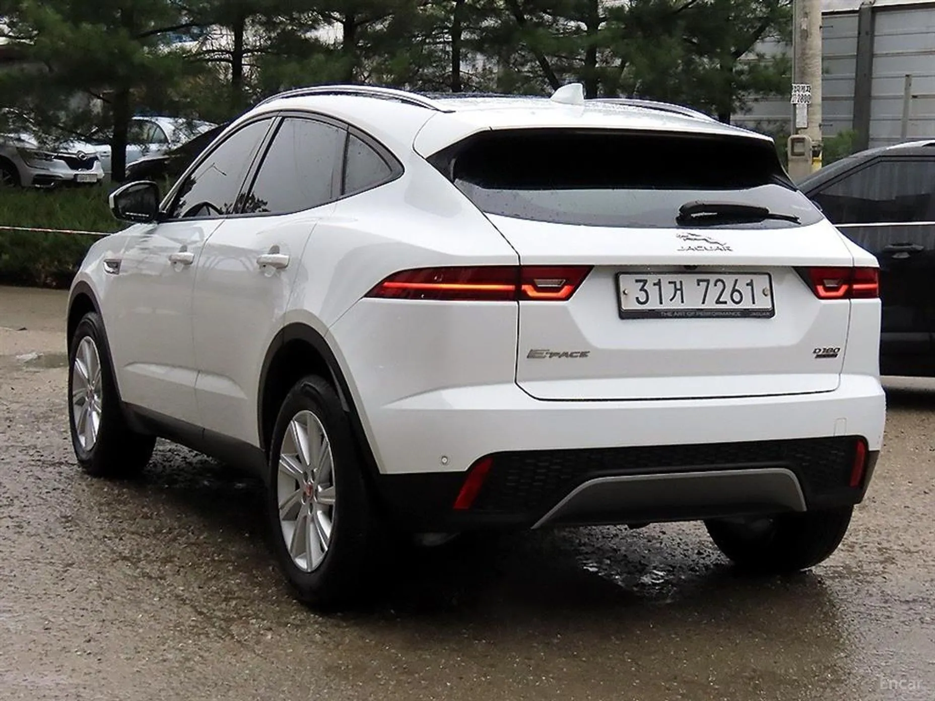 Jaguar E-PACE превью 3