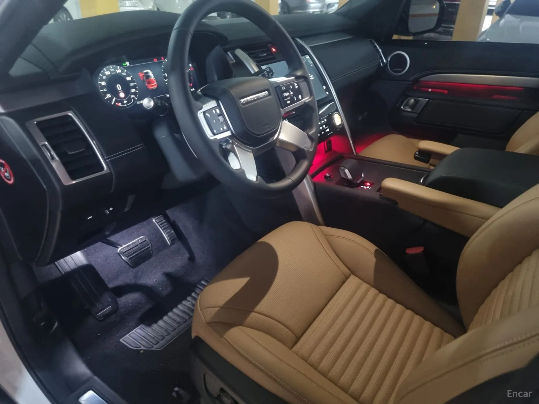 Land Rover Discovery 5 превью 12