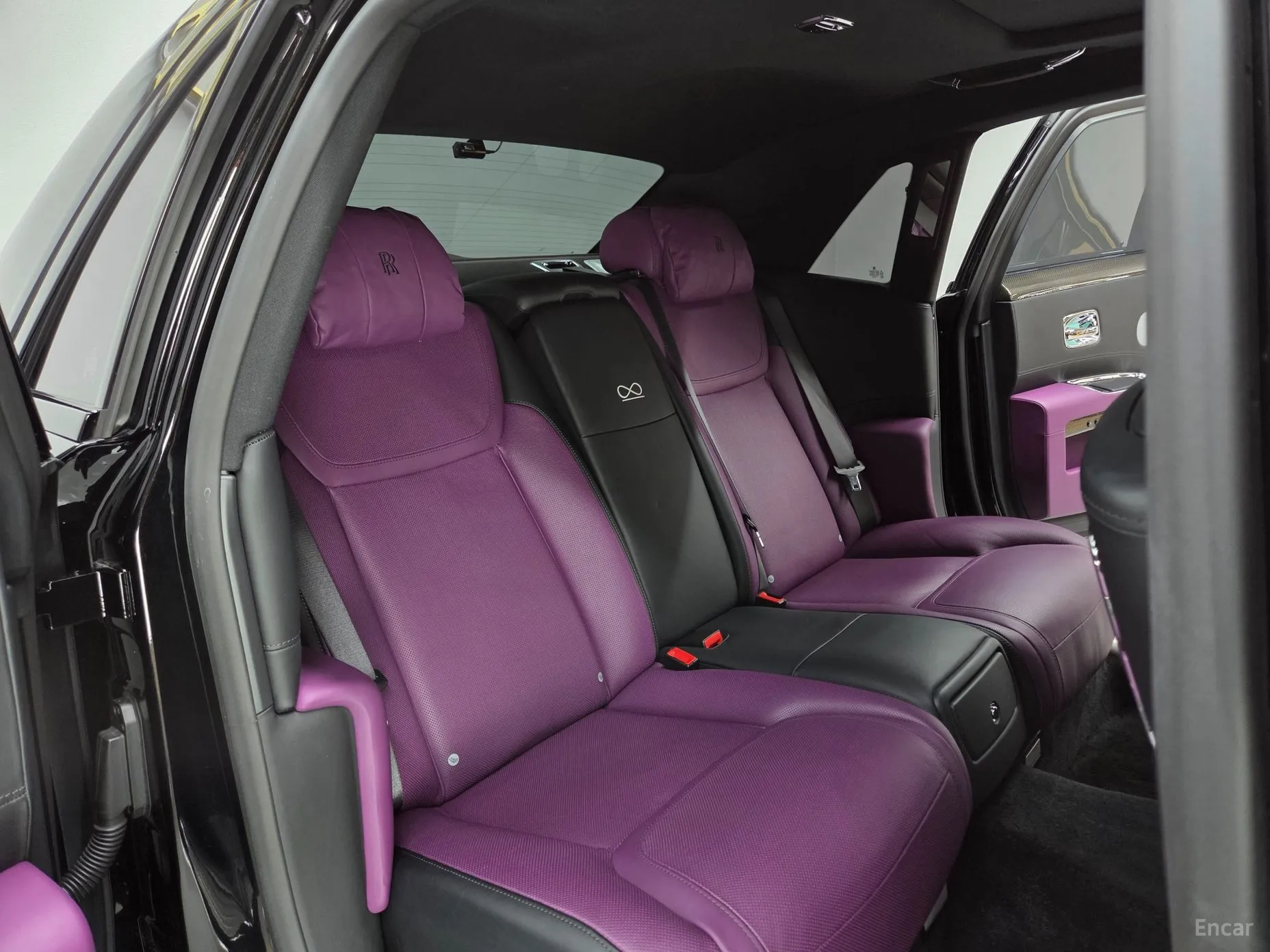 Rolls-Royce Ghost превью 10