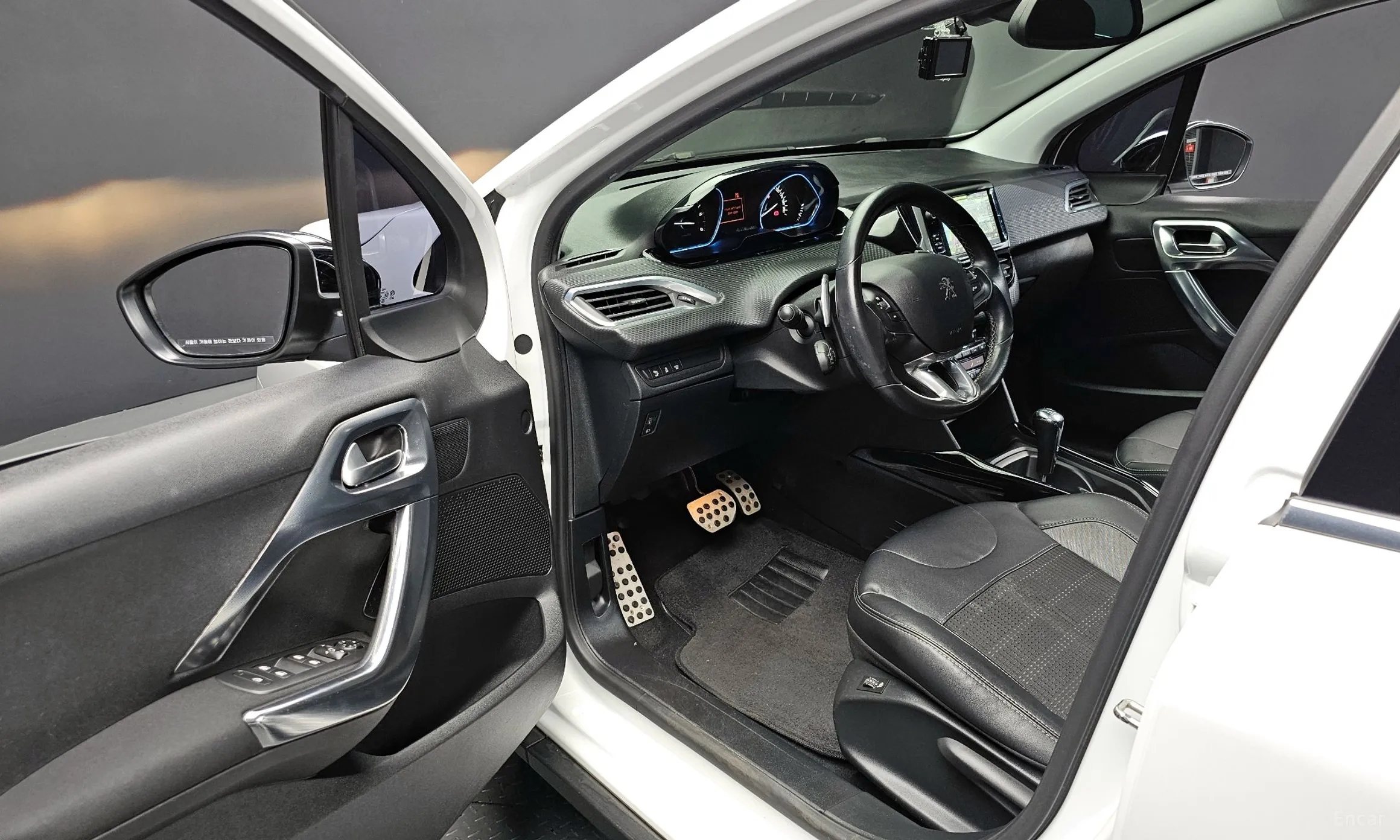 Peugeot 2008. превью 10