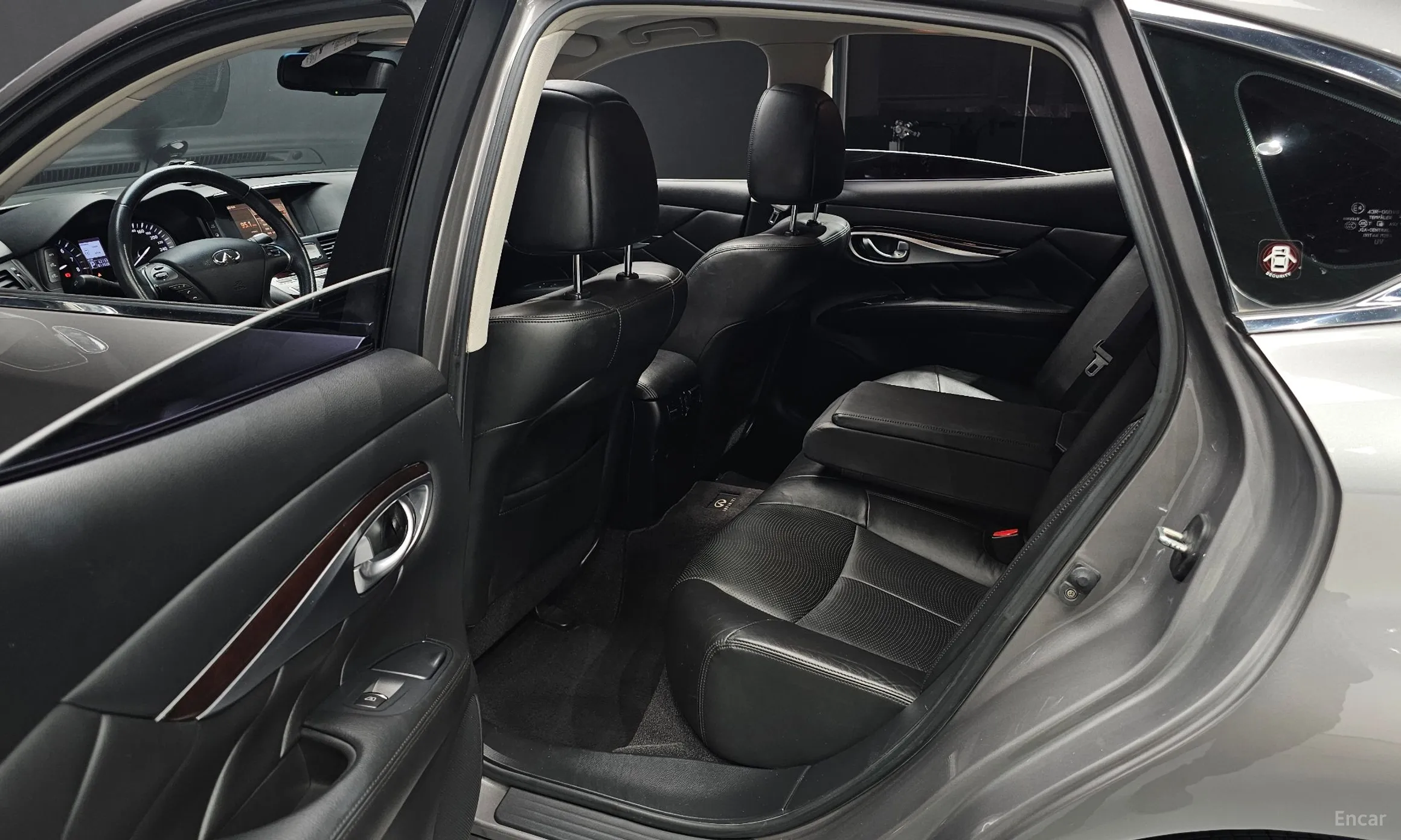 Infiniti M37 превью 12