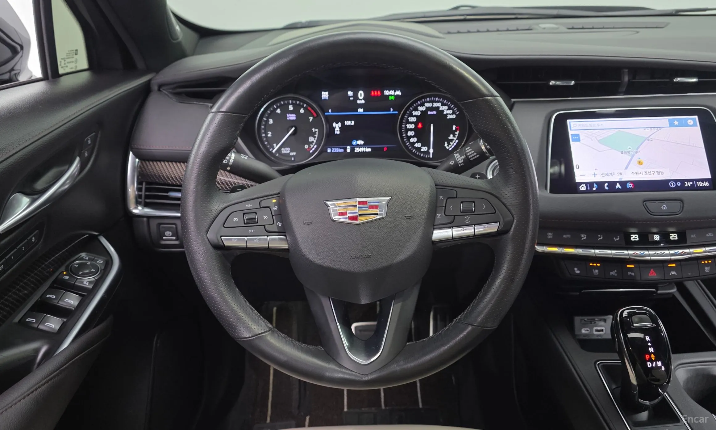 Cadillac XT4 превью 13