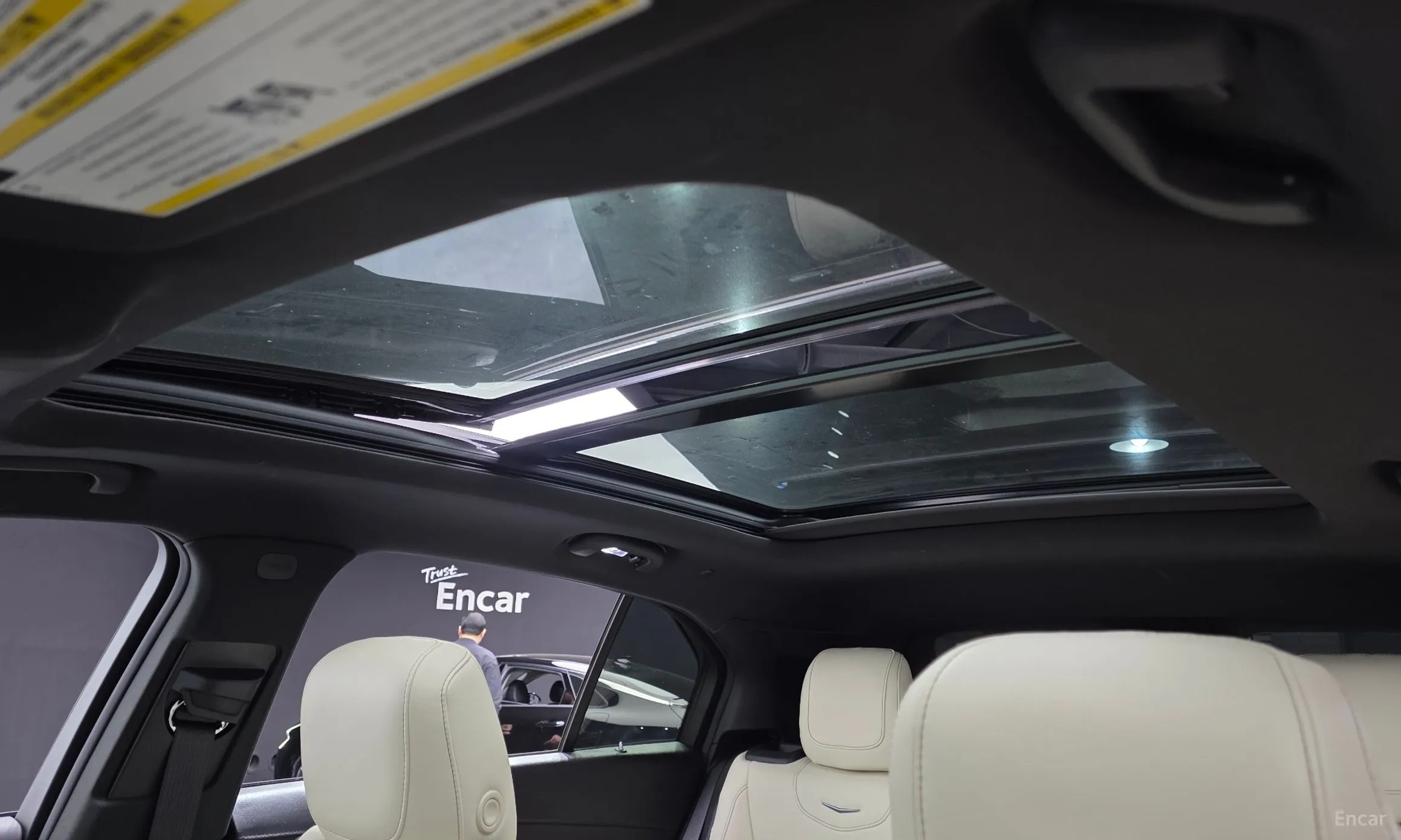 Cadillac XT4 превью 19