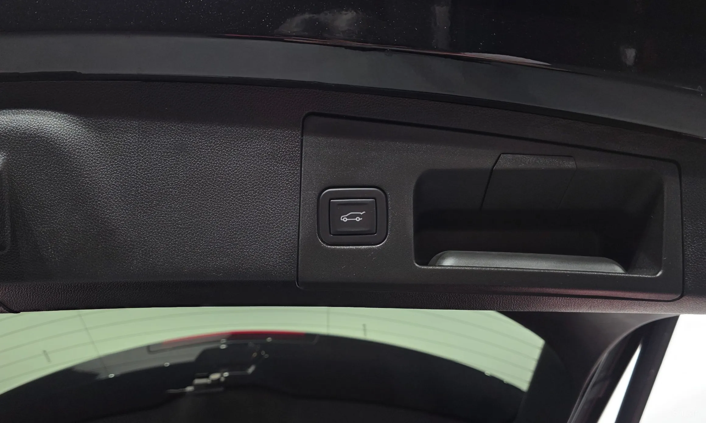 Cadillac XT4 превью 20