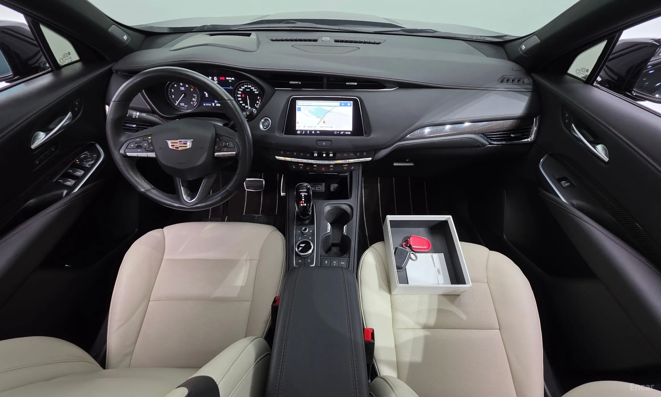 Cadillac XT4 превью 7
