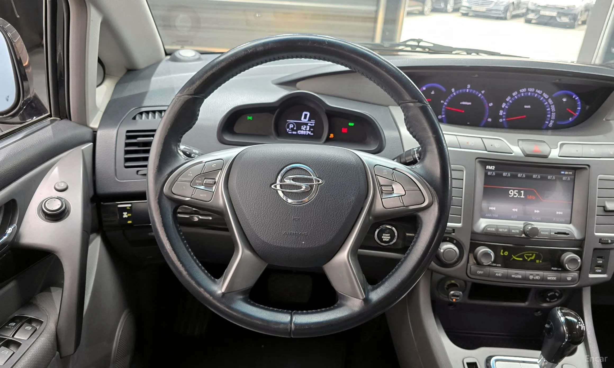 KG Mobility (SsangYong) Korando Turismo превью 13