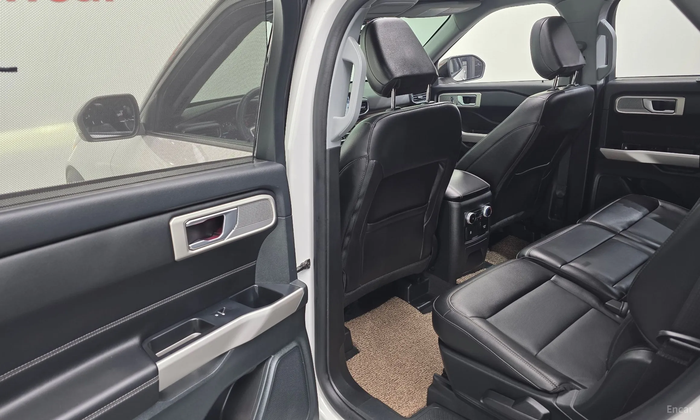 Ford Explorer 6th Generation превью 17