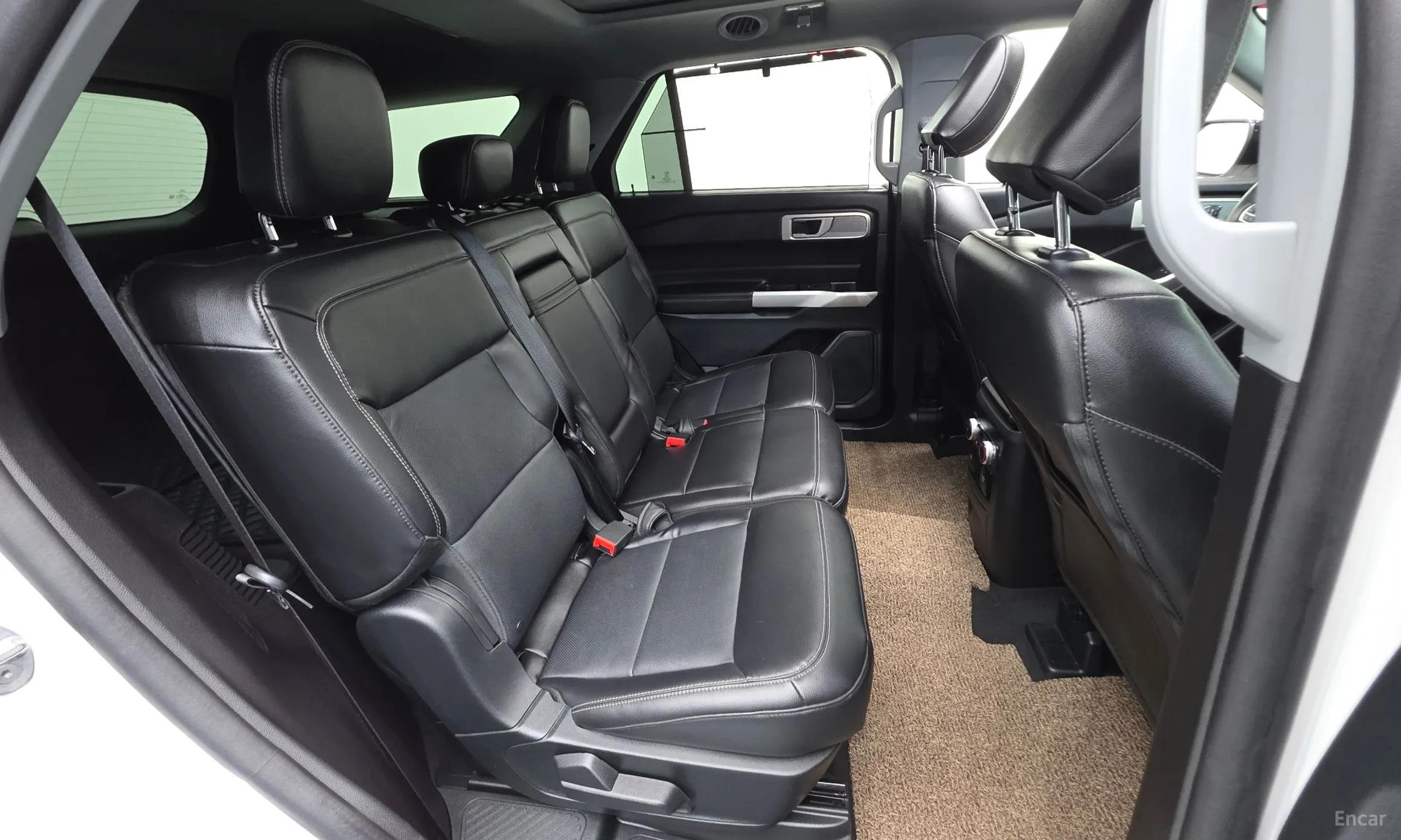 Ford Explorer 6th Generation превью 19