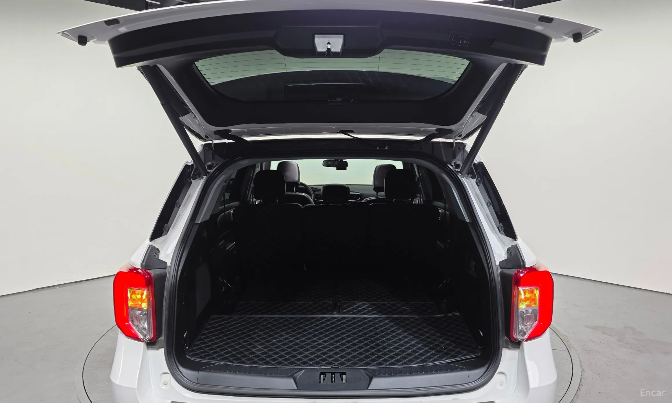 Ford Explorer 6th Generation превью 20