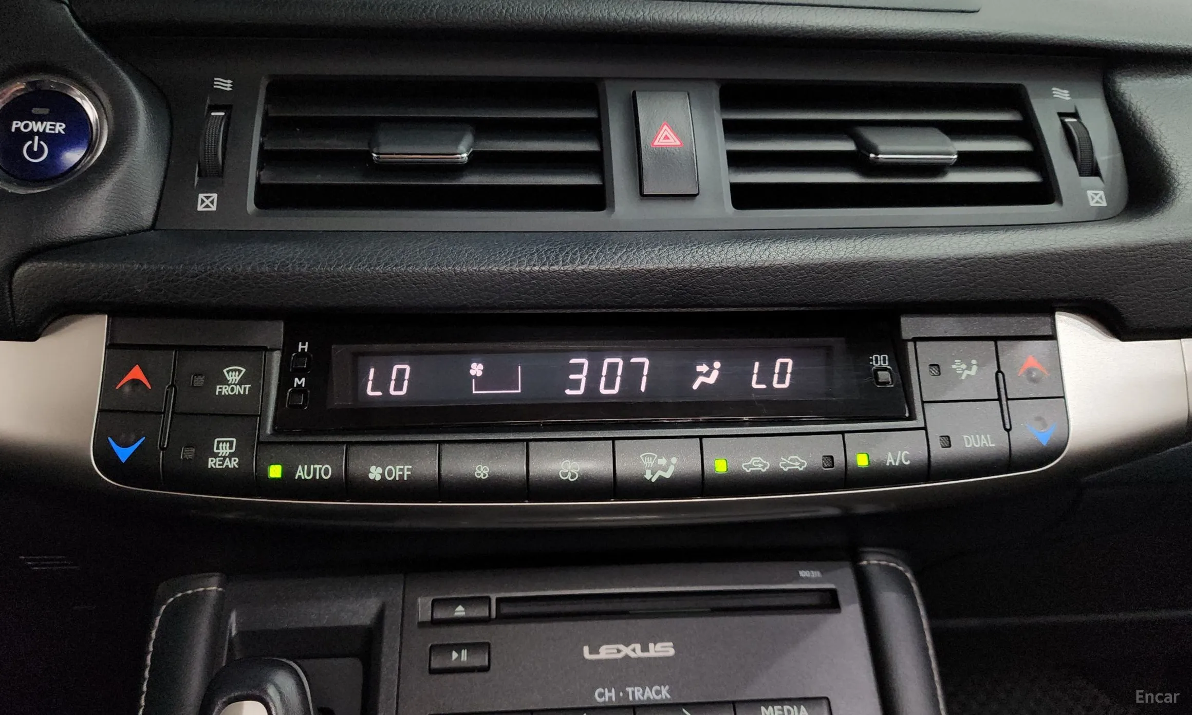 Lexus CT200h превью 14
