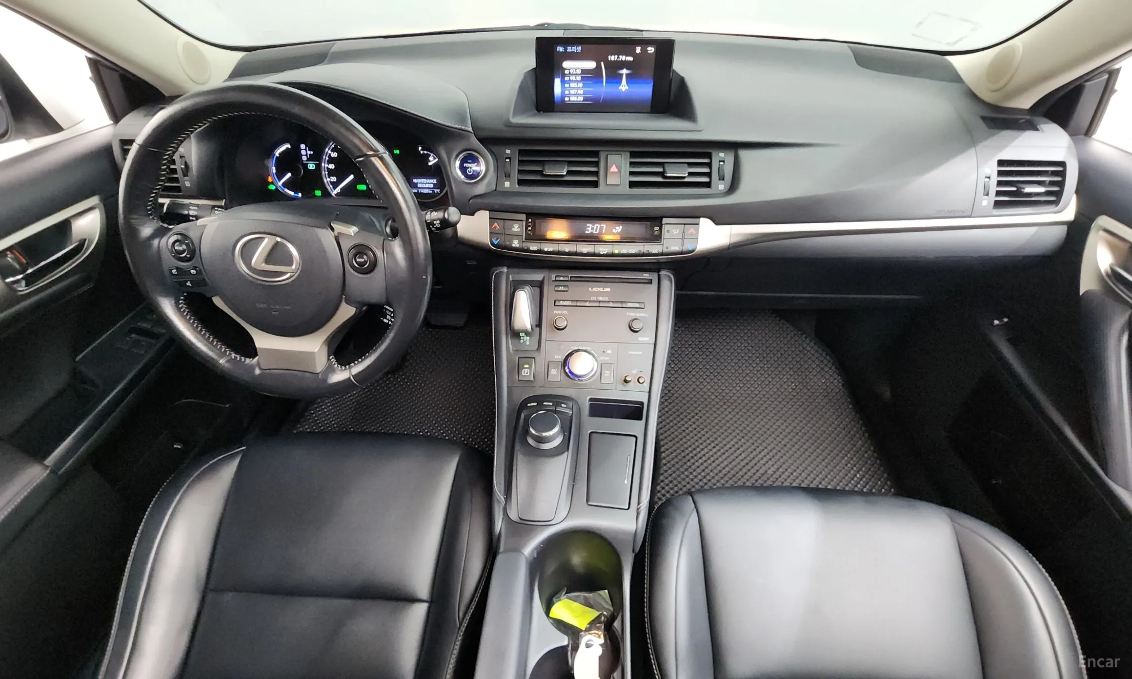 Lexus CT200h превью 7