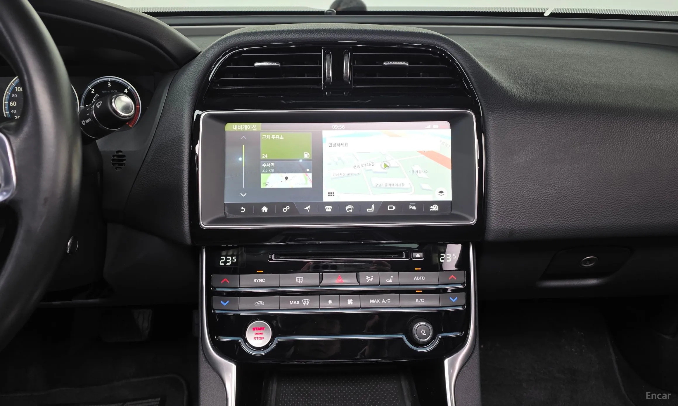 Jaguar XE превью 14