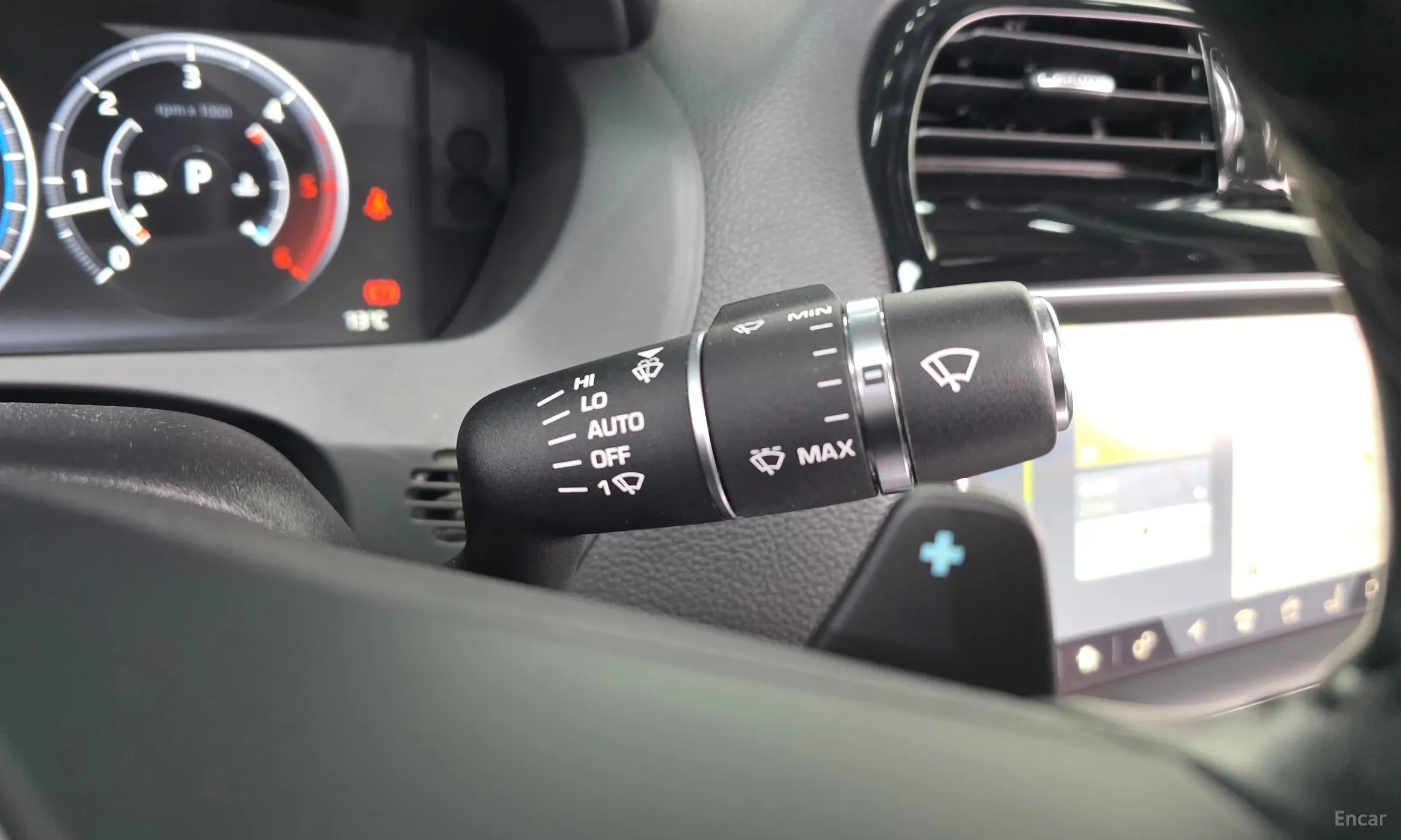 Jaguar XE превью 18
