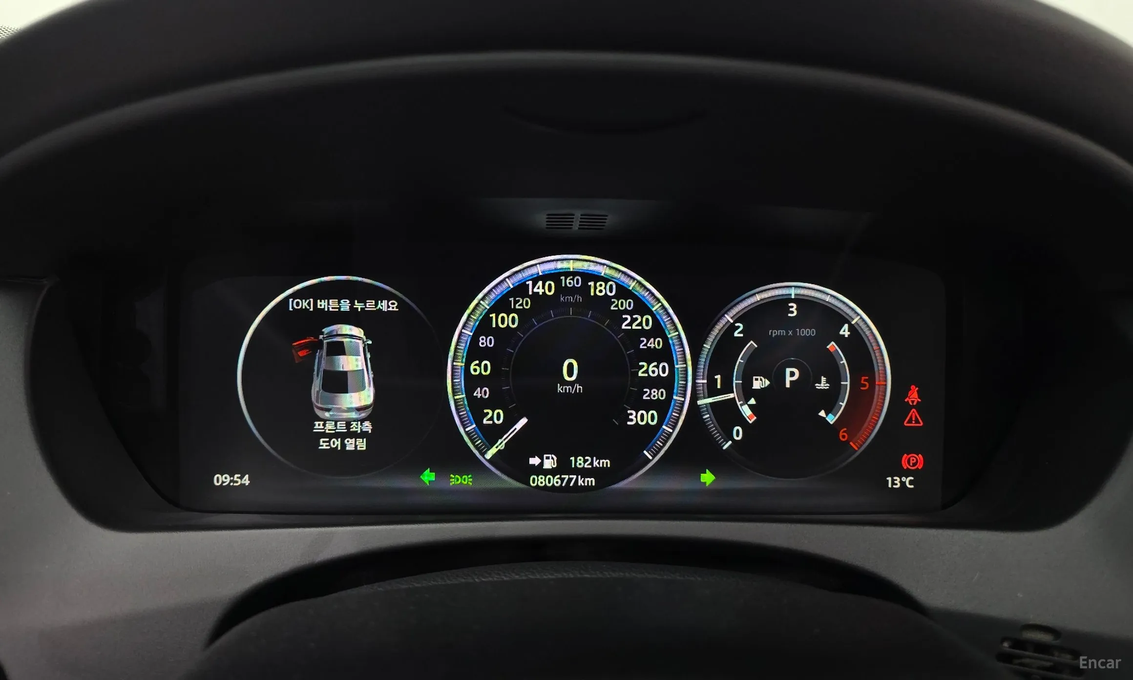 Jaguar XE превью 8