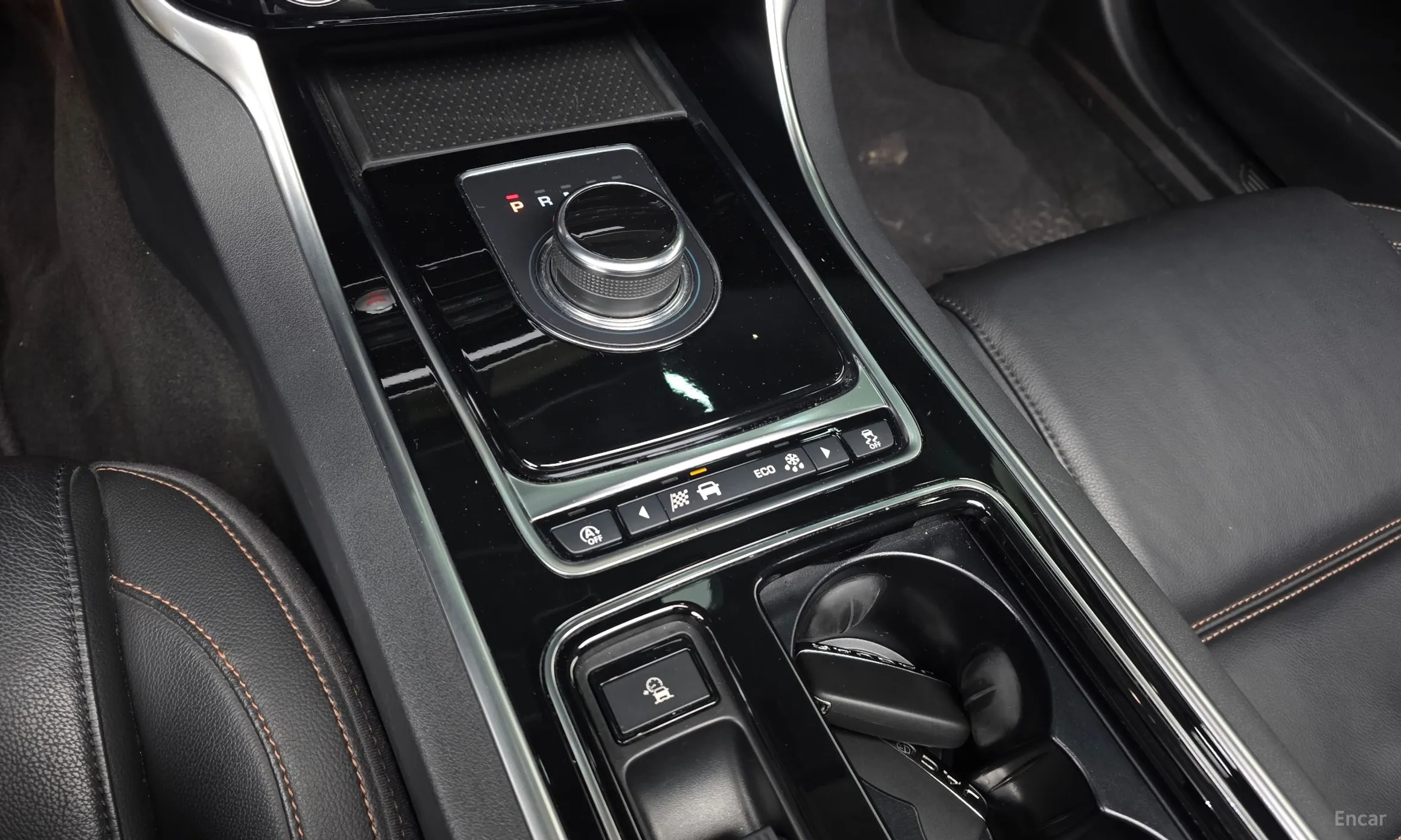 Jaguar XE превью 9