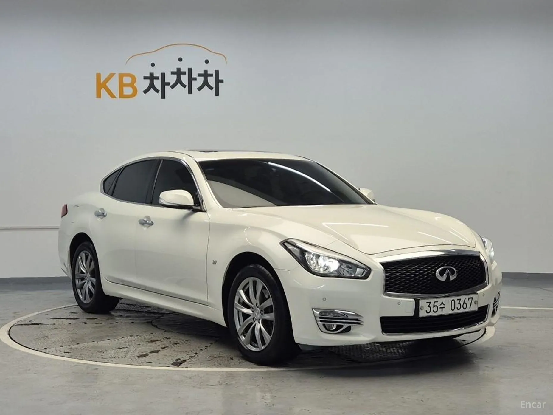 Infiniti Q70 превью 4