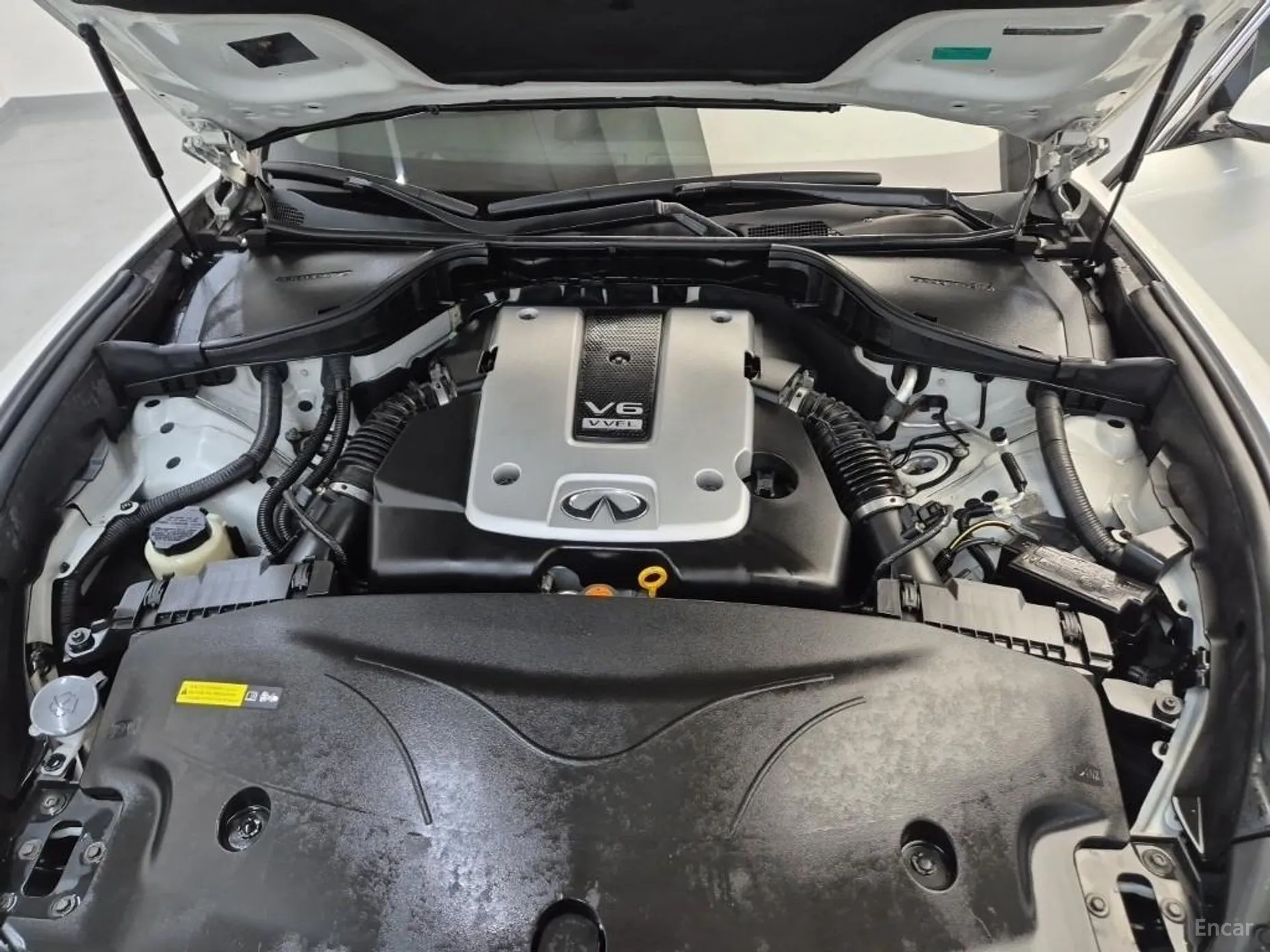 Infiniti Q70 превью 6