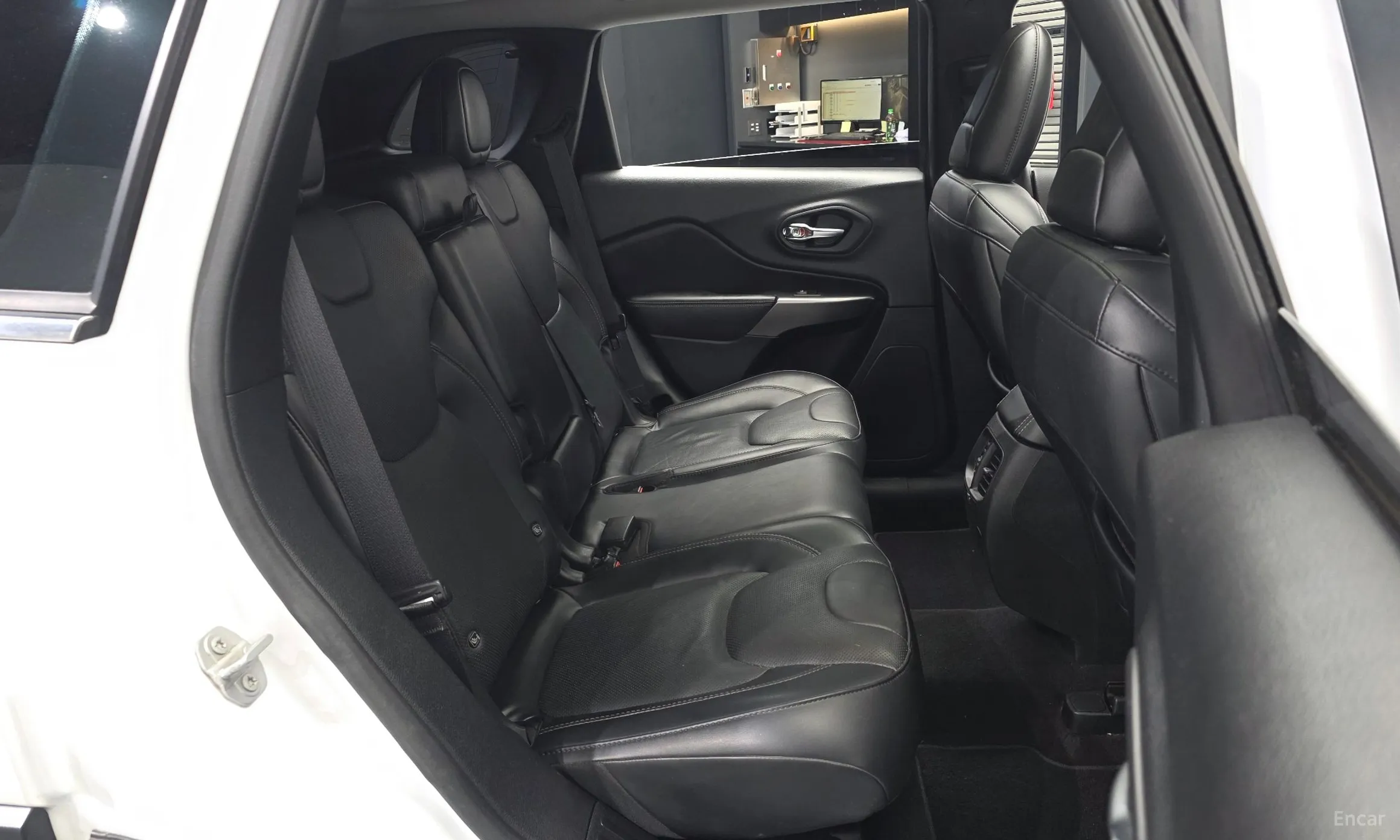 Jeep Cherokee (KL) превью 12