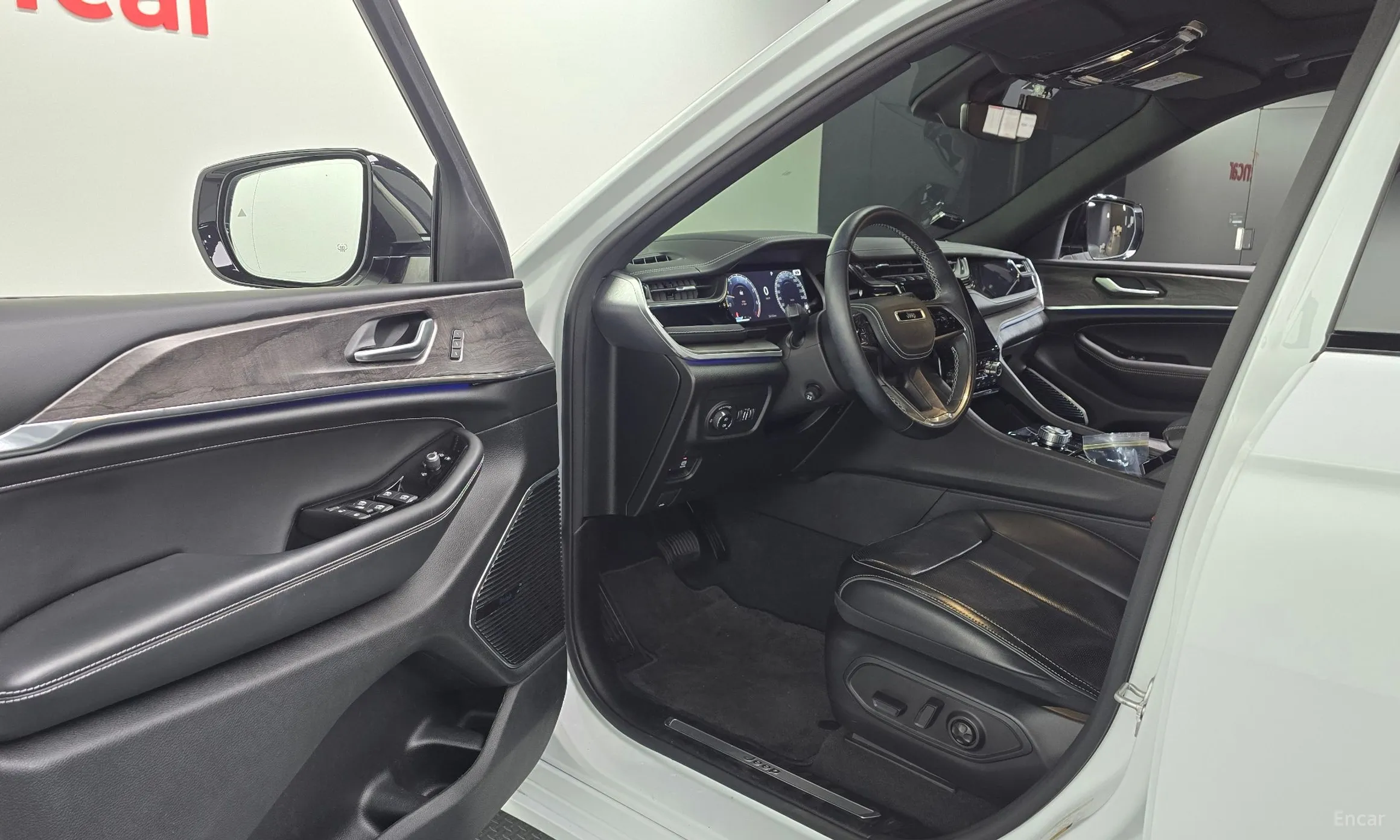 Jeep Grand Cherokee (WL) превью 10