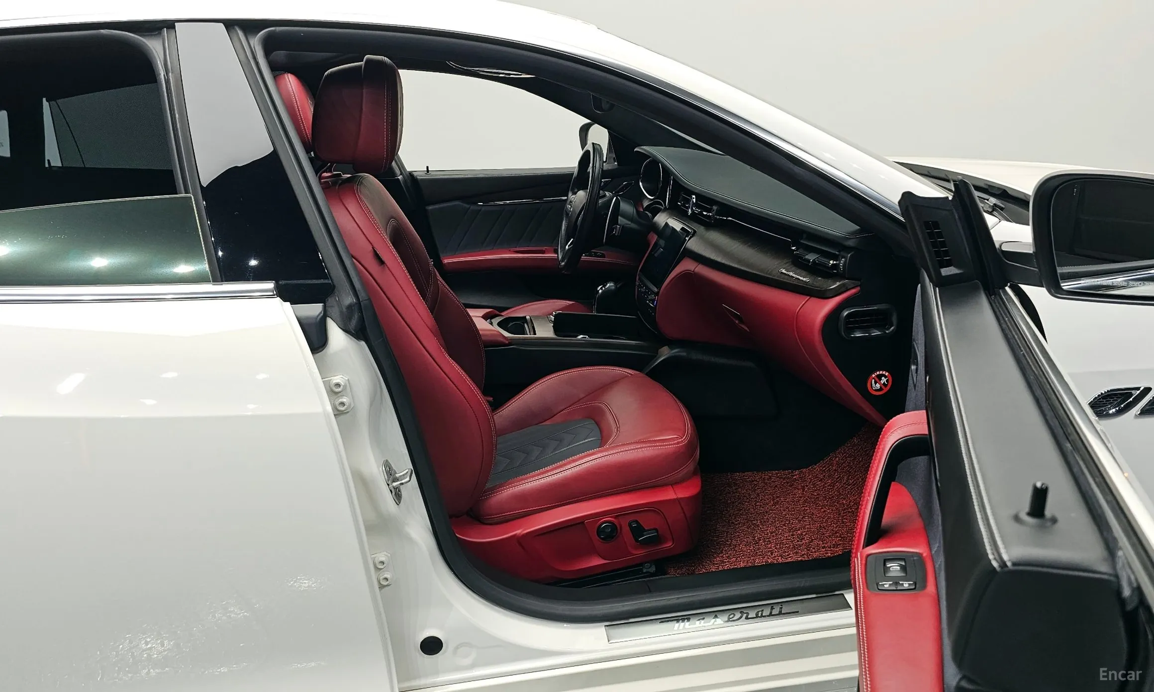 Maserati Quattroporte превью 11