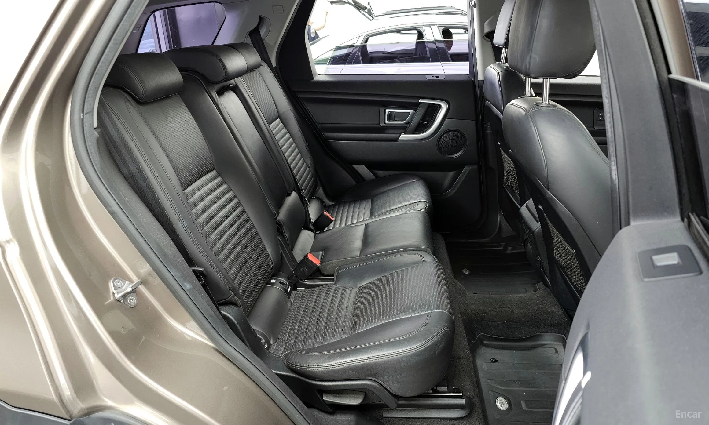 Land Rover Discovery Sports превью 11