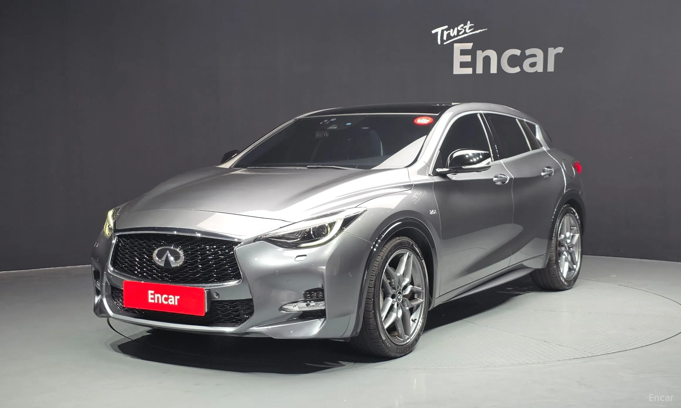 Infiniti Q30