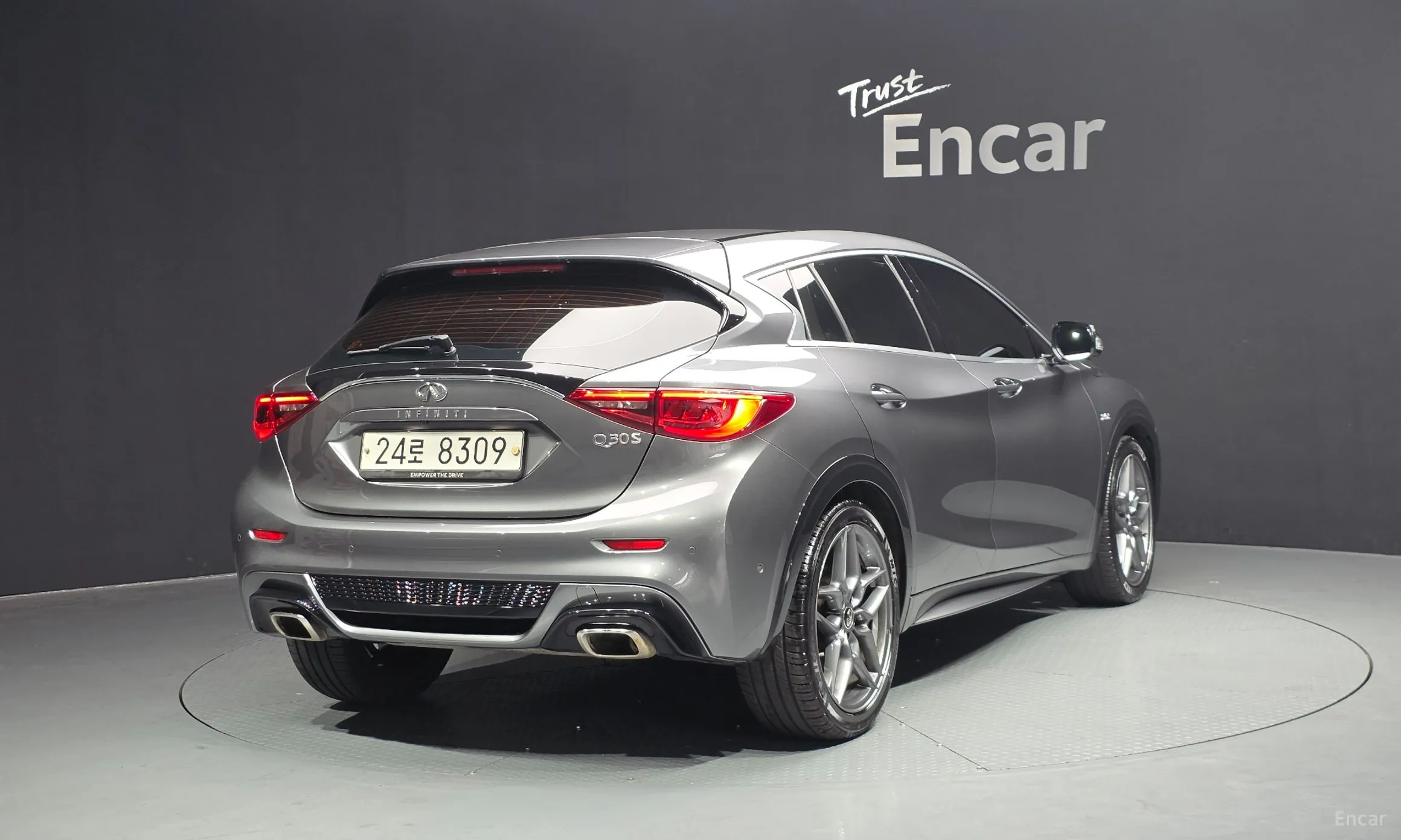 Infiniti Q30
