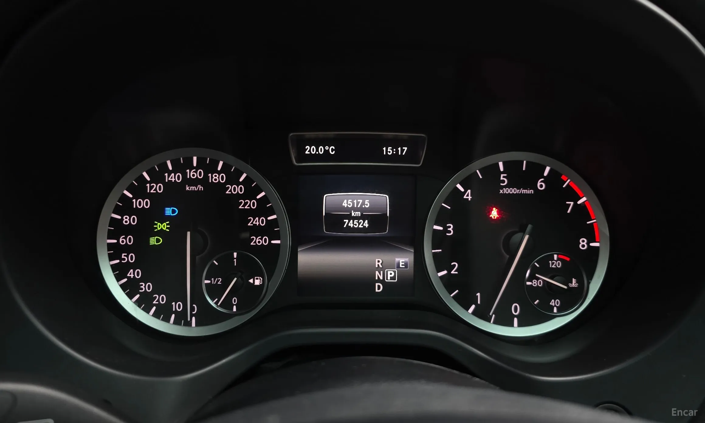 Infiniti Q30 превью 8