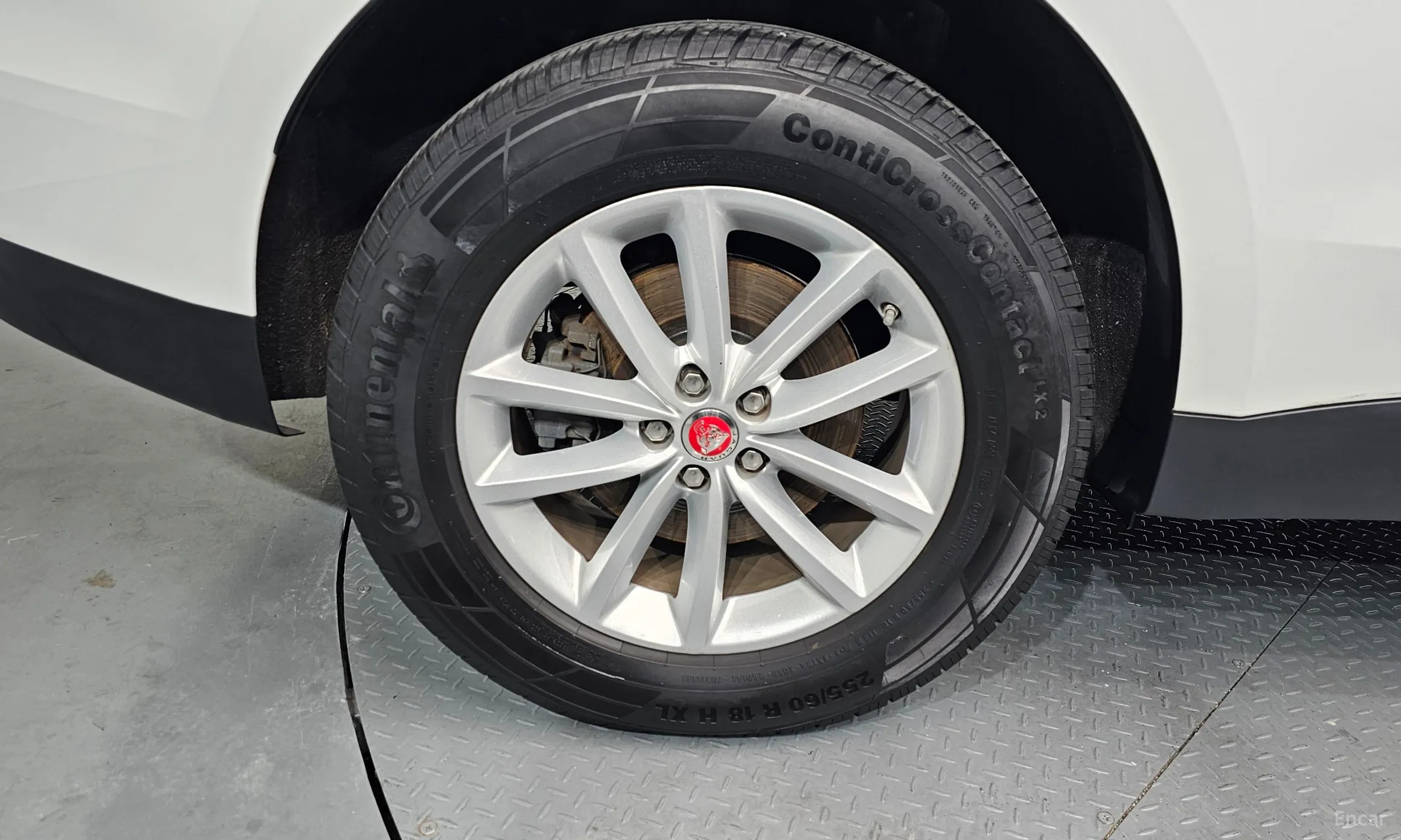 Jaguar F-PACE превью 5