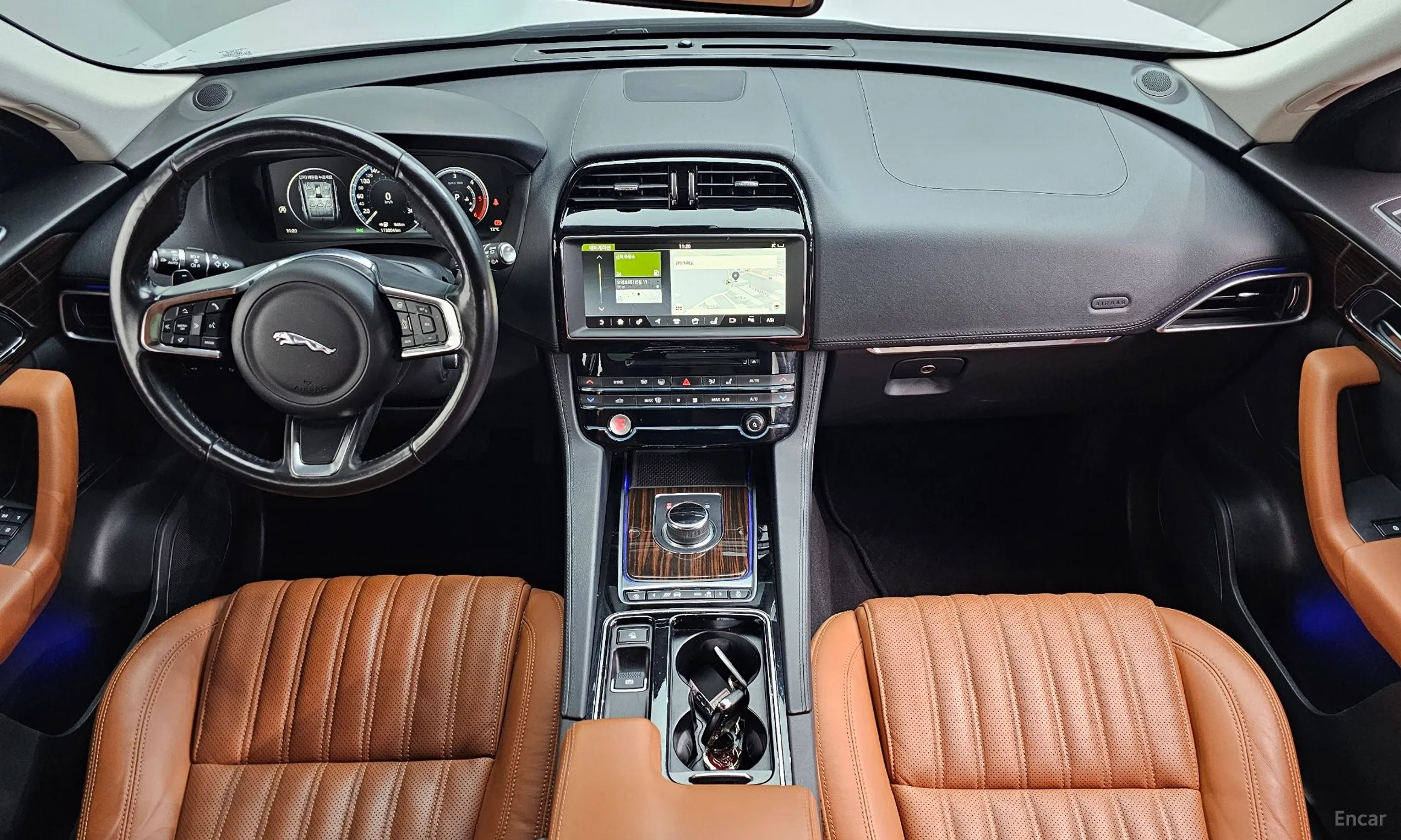 Jaguar F-PACE превью 7