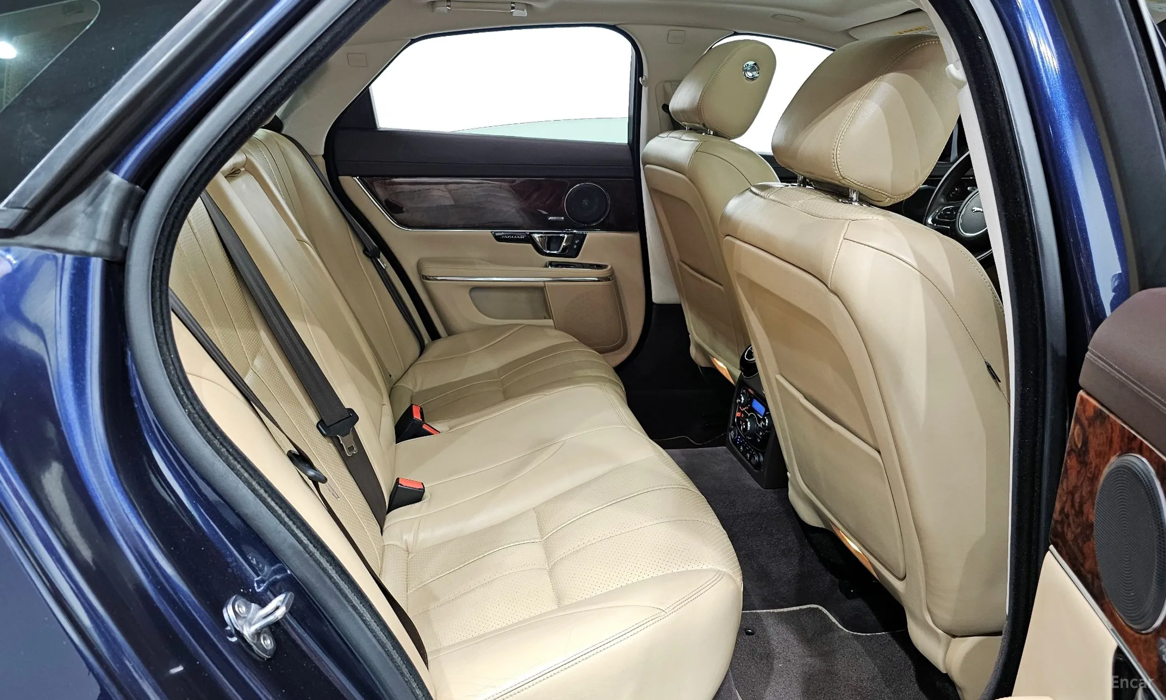 Jaguar All New XJ превью 12