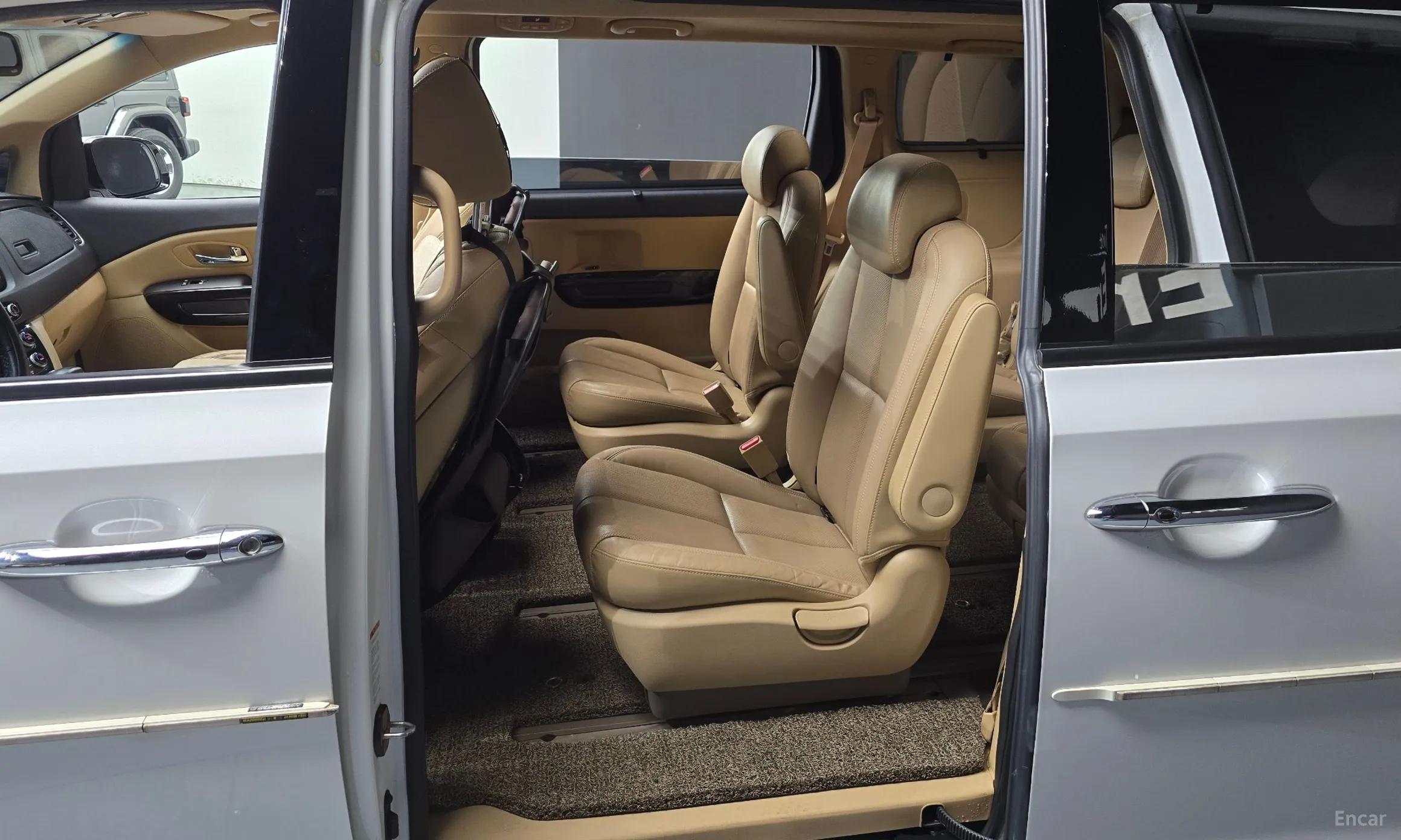 Kia Carnival превью 11
