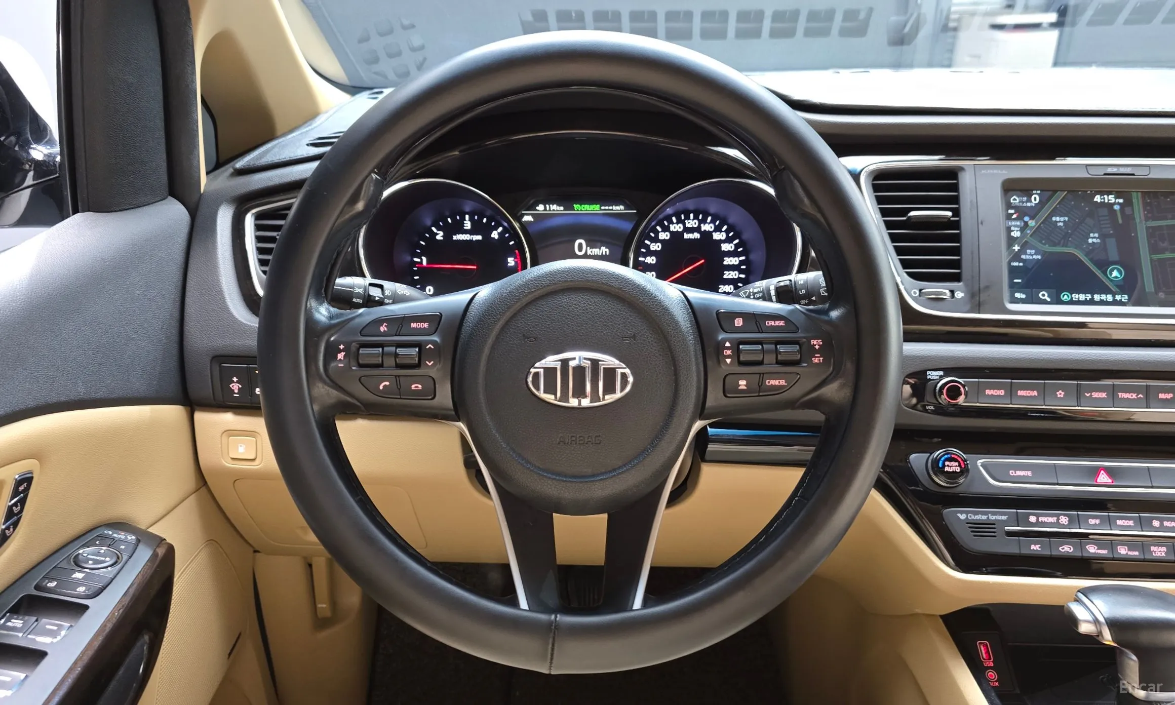 Kia Carnival превью 13