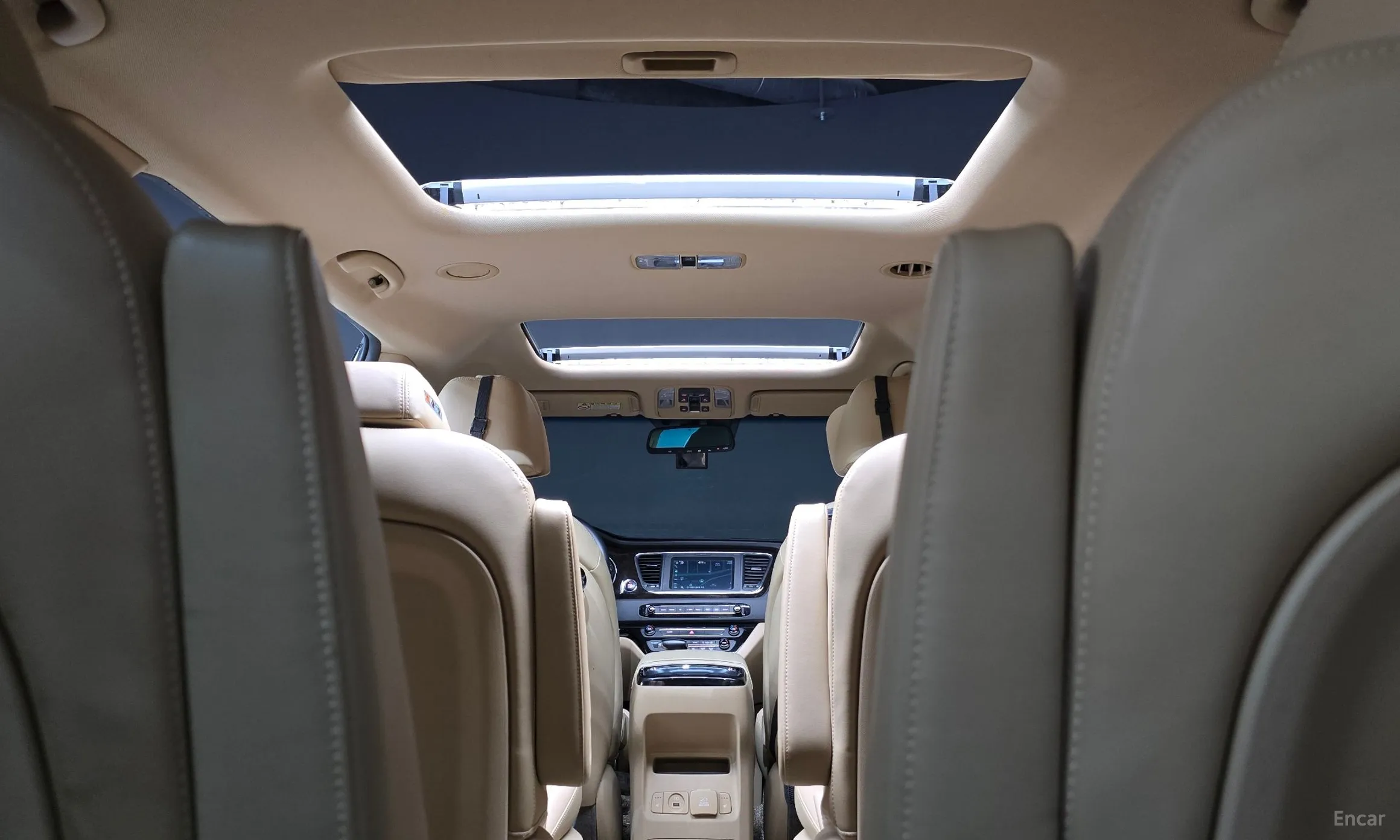 Kia Carnival превью 20